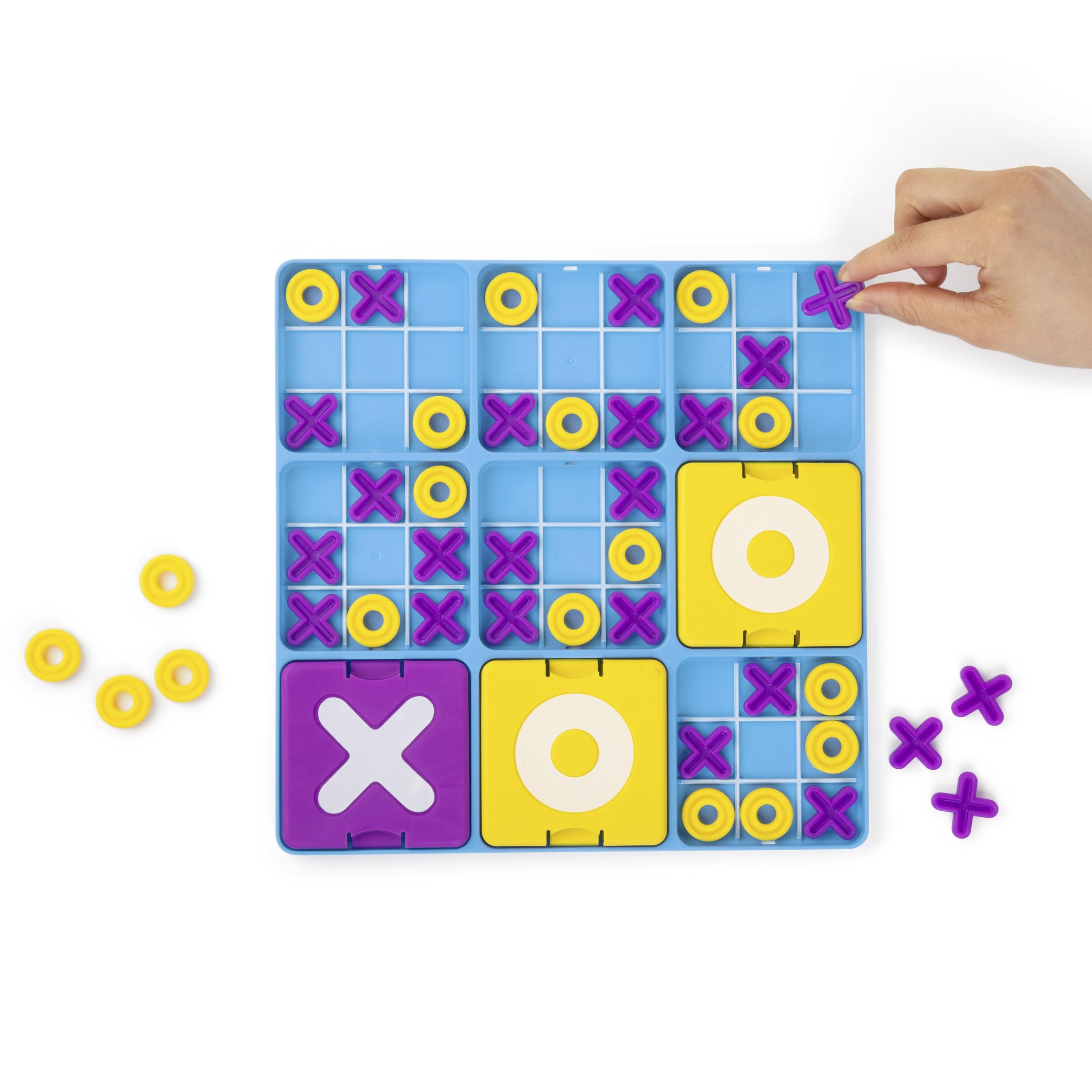 What Do You Meme? Ultimate Tic Tac Toe von Relatable, lustige Brettspiele für Familientreffen, tolle Spiele für Kinder ab 8 Jahren, inklusive 1 Brett, 41 Mini-X, 40 Mini-O's, 5 große X's, 5 große O's