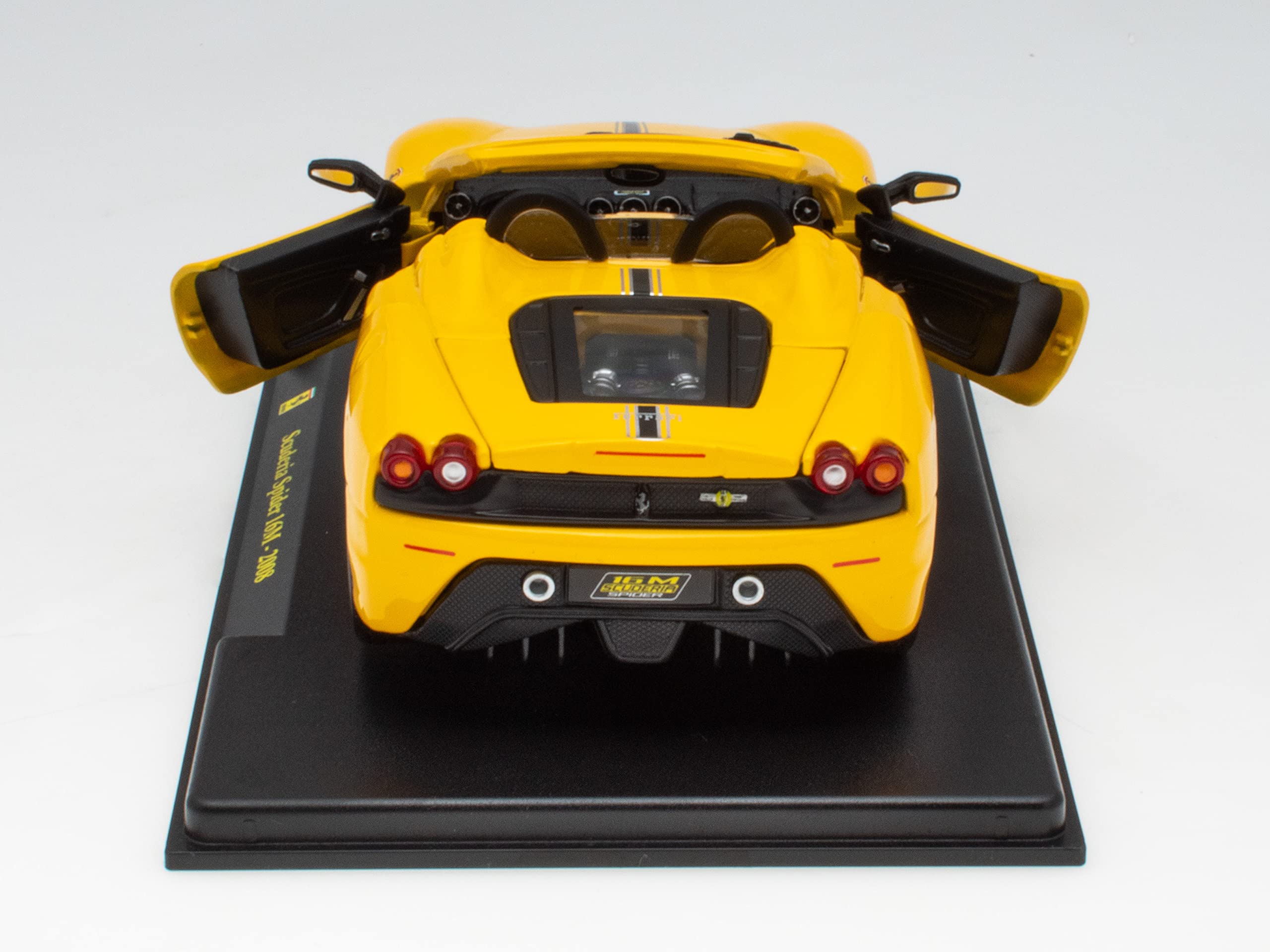 OPO 10 Voiture Miniature 1/24 Compatible avec Ferrari Scuderia Spider 16M 2008 - F032
