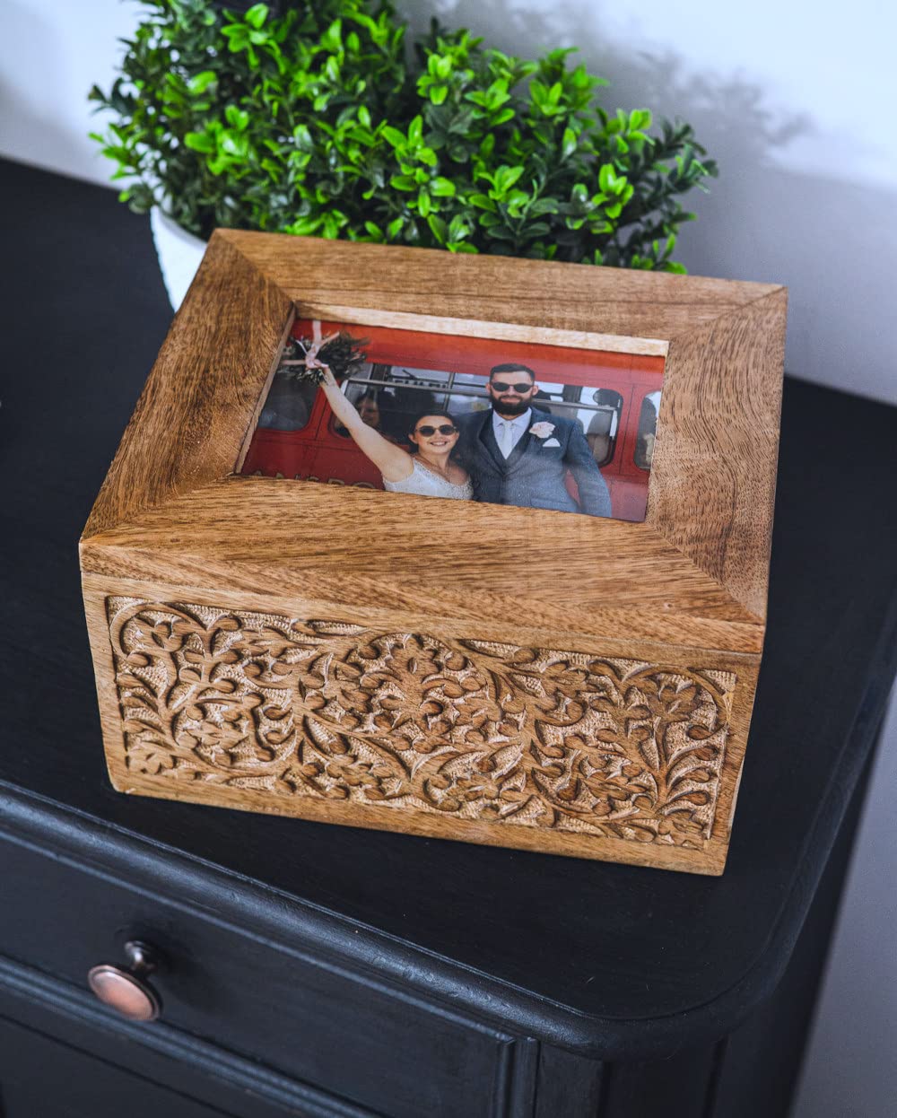 Grande scatola dei ricordi in legno con cornice integrata
