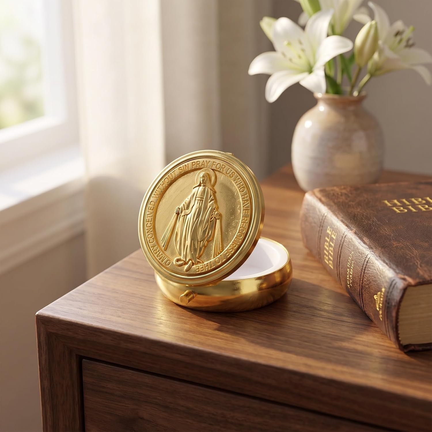 Vintage Rosaries Beads Box Holy Metal Keepsake Jewelry Storage Container forWomen Rosary Case and Religious Jewelry Organizer Alloy Trinket Box forNecklaces and Bracelets