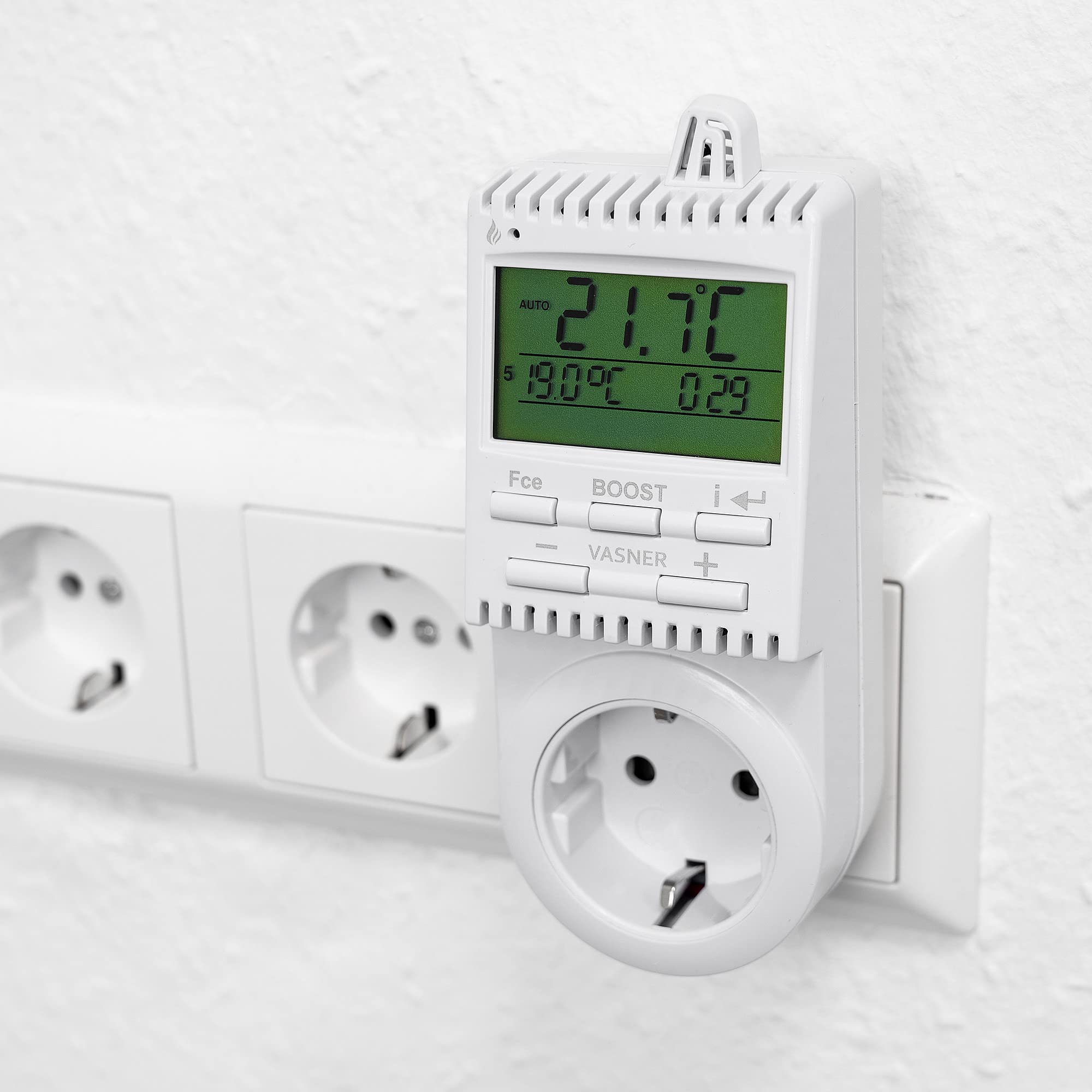 VASNER Universal-Thermostat VUTX3 – programmierbares Steckdosenthermostat zur Steuerung von Elektro Heizungen & Klimageräten, Infrarotheizung, Temperaturregelung 5°C bis 39°C, max. 3.600W, 230V/16A