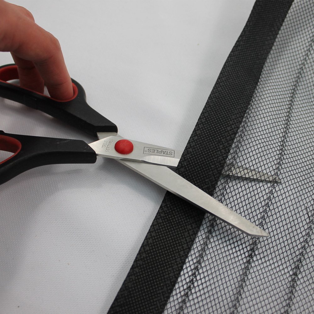 DILUMA Insektenschutz Lamellen Klemmvorhang 100 x 220 cm mit ALU Klemmleiste und Magnetverschluss Fliegengitter Türvorhang Lamellen aus Polyester