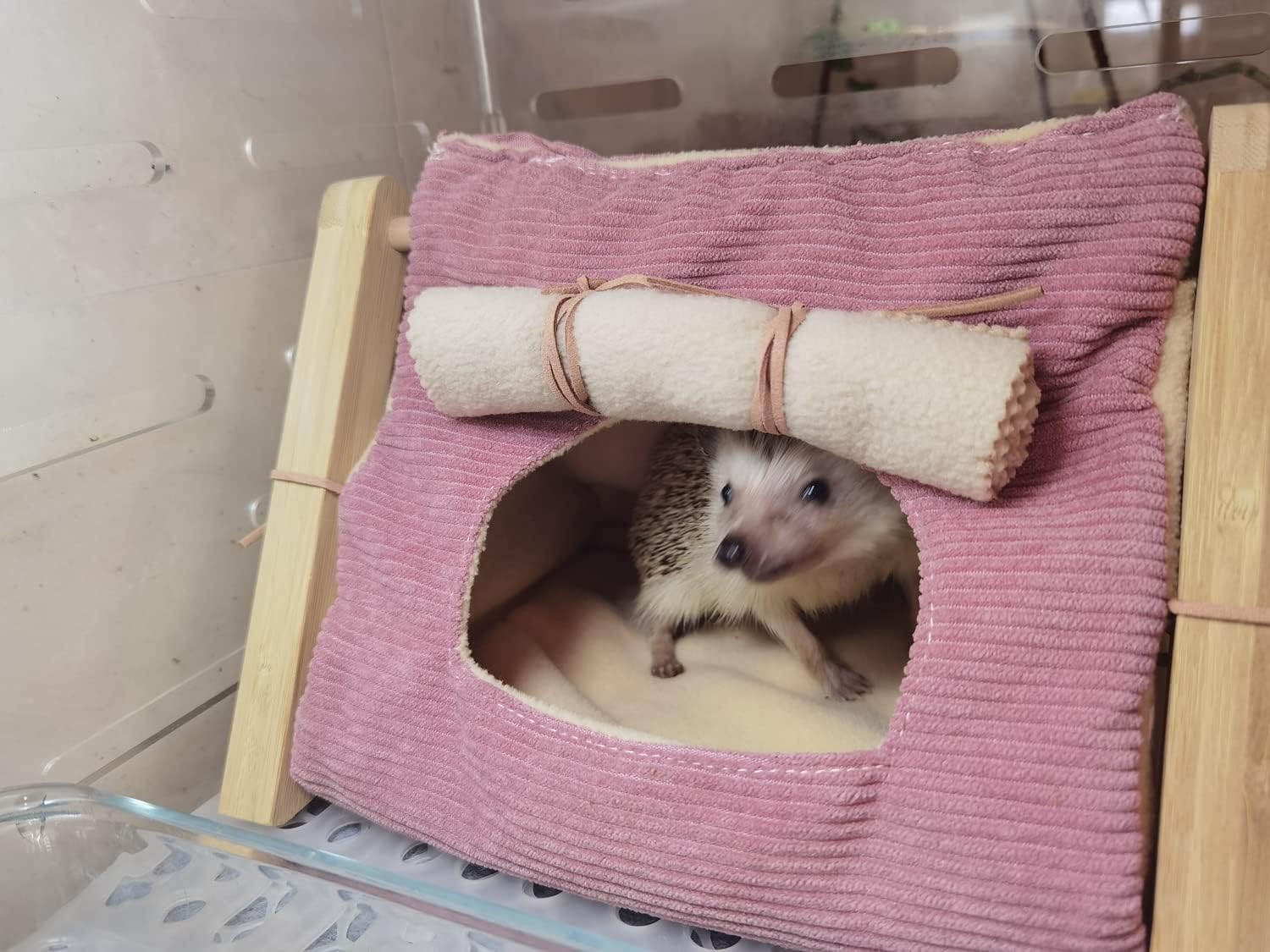 Small Animal Wood Teepee Tent with Curtain & Cushion Cave Bed Warm House Habitat Hideout Tunnel for Hamster Sugar Glider Hedgehog Gerbil Rat Bearded Dragon Bird Small Animals Cage Supplies (M, Pink)