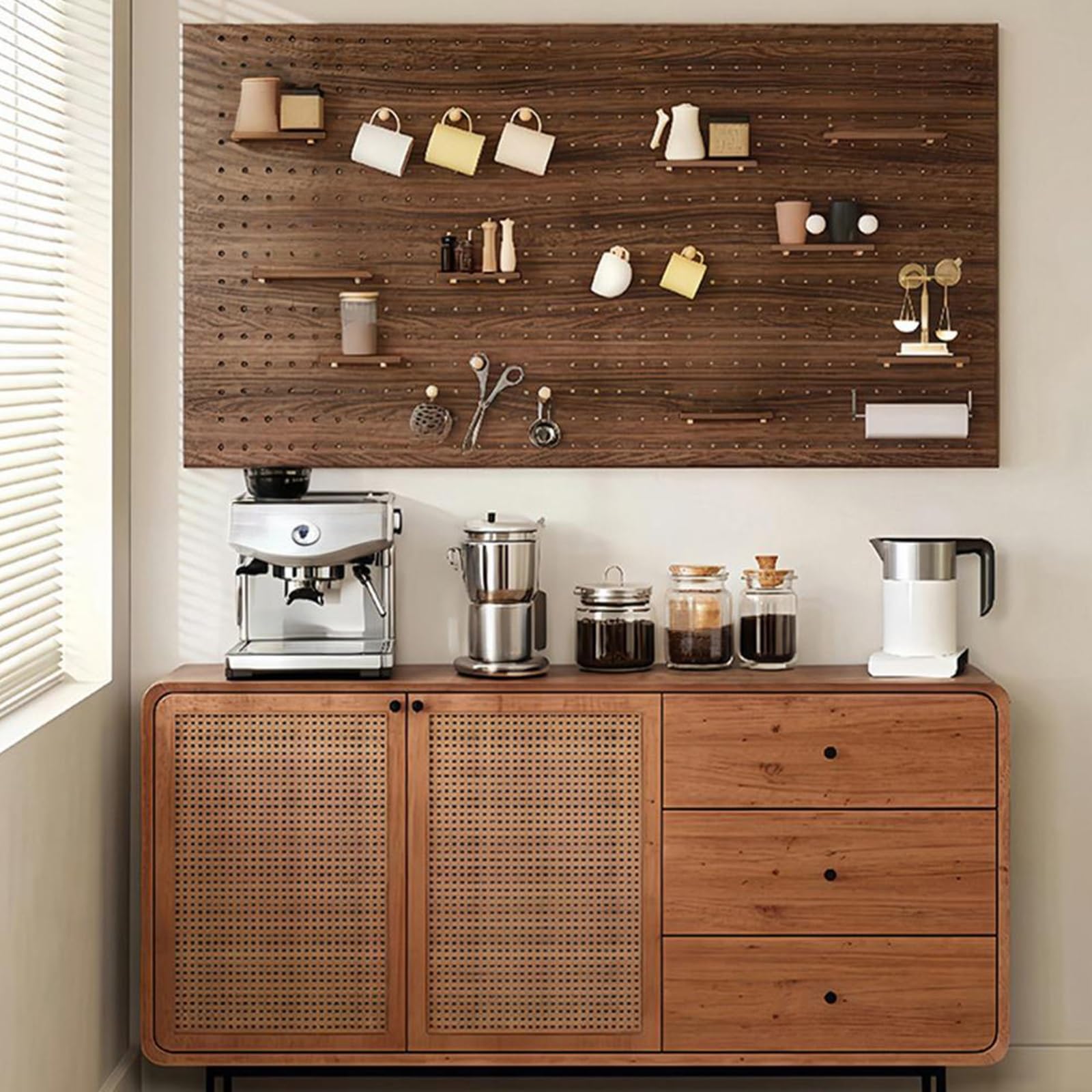 Lochwand Aus Holz für Schlafzimmer, Arbeitszimmer, Büro, Badezimmer, Wandmontage, Stabile Stecktafel mit 3 Ablagen und 11 Kleinen Zubehörteilen(White)
