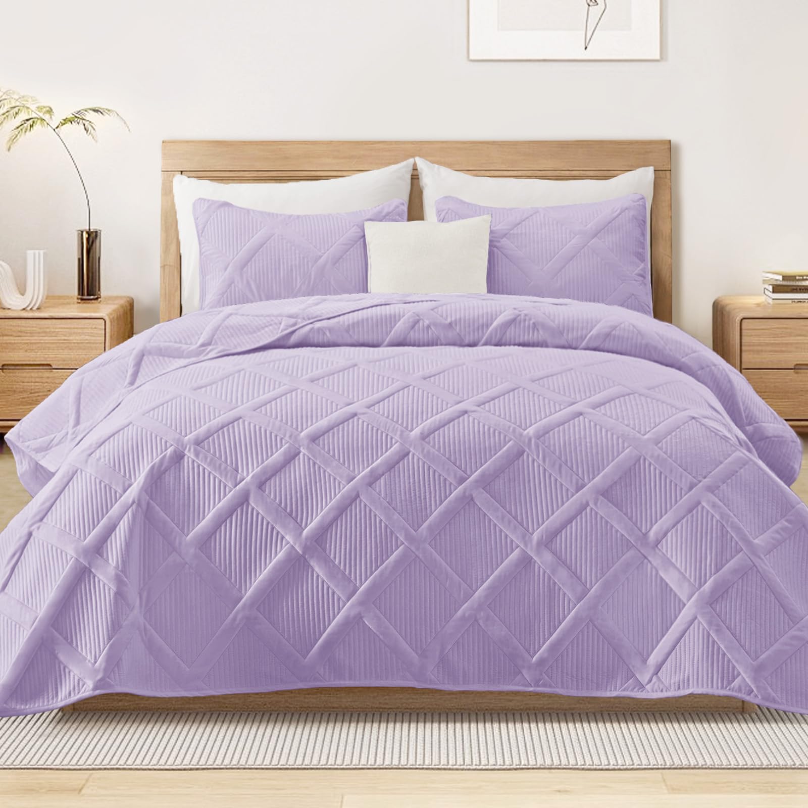 Exclusivo Mezcla King Quilt Set- Lilac Quilts Bedding Set with 2 Pillow Shams, Modern King Bedspread with Striped Pattern, Soft Lightweight Bedspreads