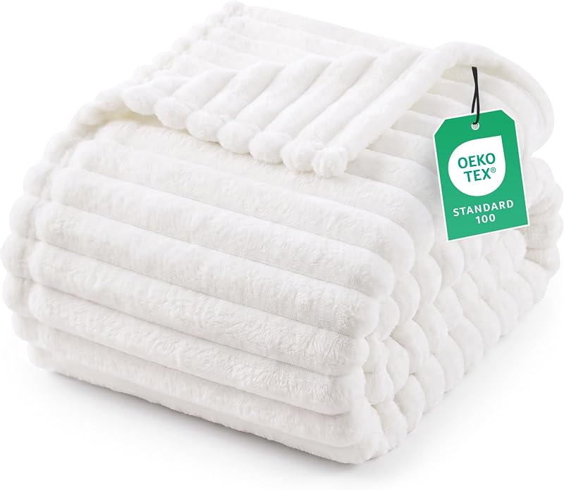 Utopia Bedding Manta de forro polar esponjosa a rayas, color blanco roto, tamaño Queen, 90 x 90 pulgadas | Cálido, ligero, acanalado, suave, acogedor, cama, sofá, silla, decoración del hogar, regalo