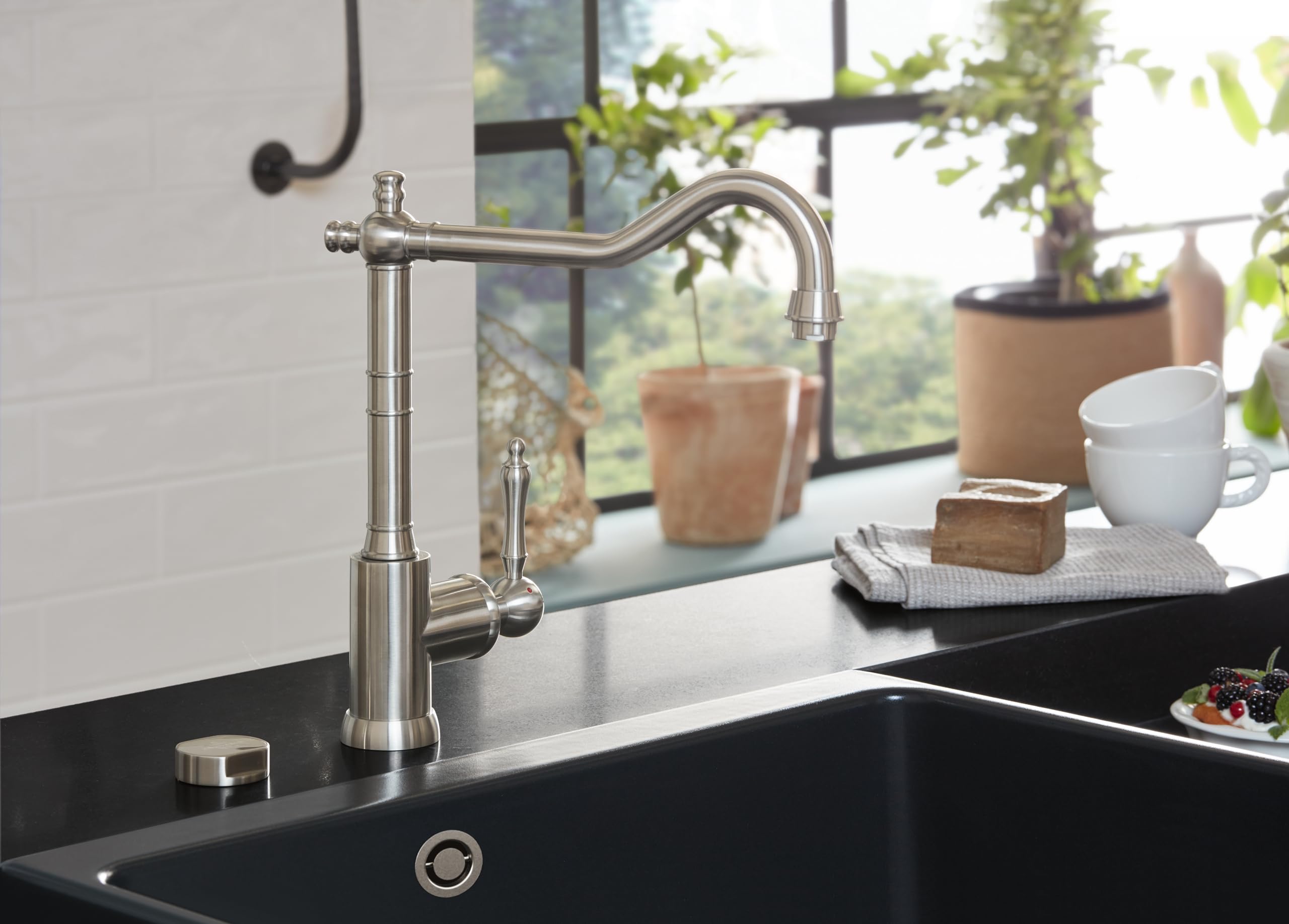 Villeroy & Boch Avia 2.0 bateria kuchenna, niskie ciśnienie, kran kuchenny z ceramicznym wkładem i zakresem obrotu 360°, energooszczędna bateria zlewozmywakowa, wysokość wylewki 235 mm, masywna stal
