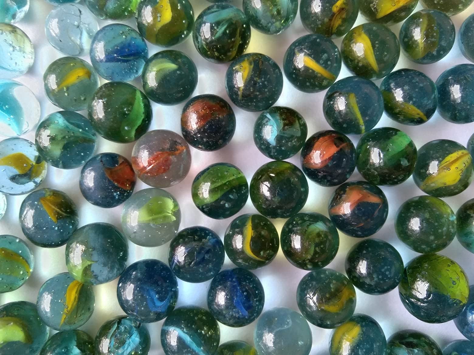 Navya Agrialllied � Glass Marble Pebbles for vase fillers, Glass Games, Stones, Round Ball, Aquarium Fishtank , Home and Party Decoration-40 pcs Color - Multy Color (B09F6Q6YFG) Amazon Price History, Amazon Price Tracker