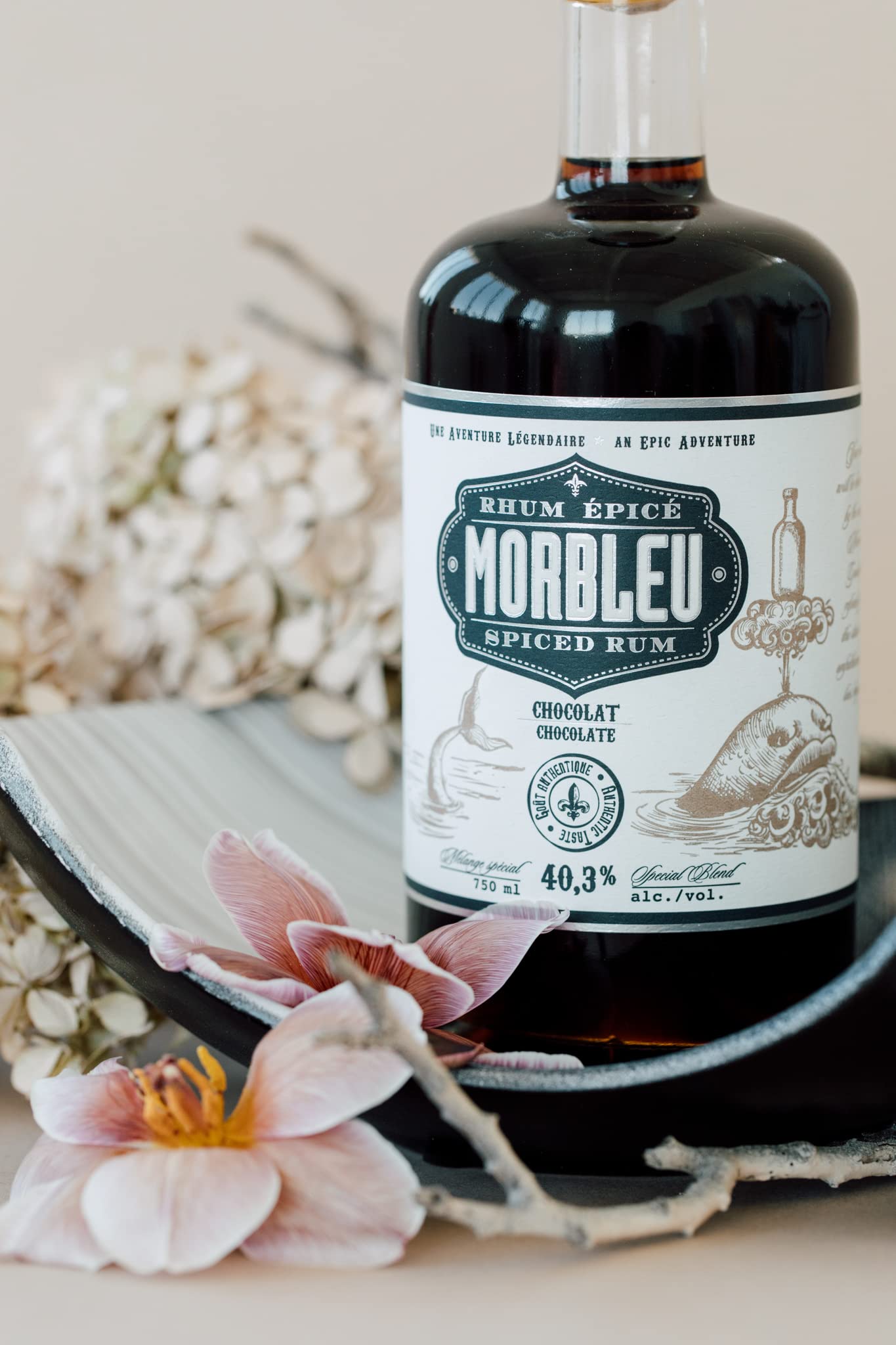 Rhum épicé Morbleu noir au chocolat du Canada - Distillerie Mariana - Aux 5 épices - 40,3% - Les Trésors d'érable