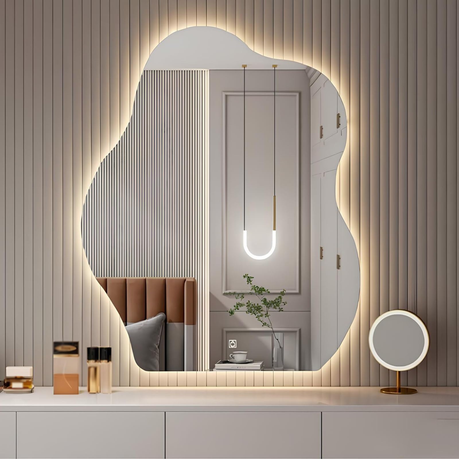 Miroir cosmétique mural irrégulier luxe et design sans cadre