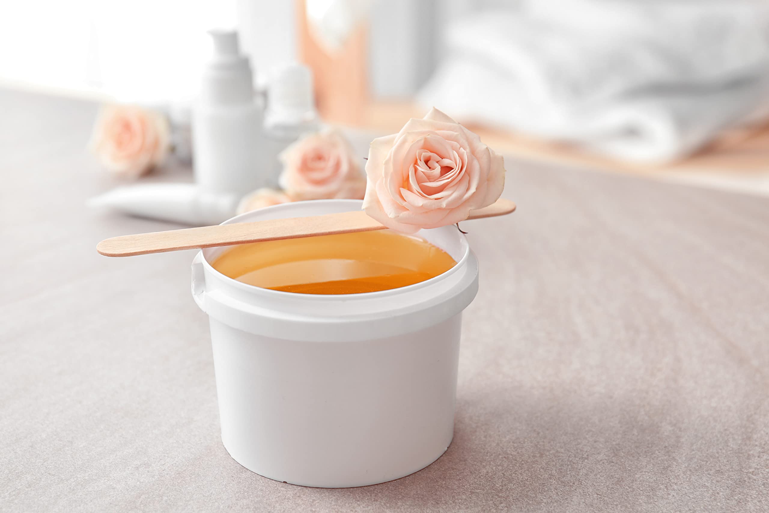 Sugaring Zuckerpaste + 100x Enthaarungsstreifen | 100% Vegan Natur | schmerzarme Haarentfernung | 1 Dose Zuckerwachs | seidig glatte Haut bis zu 4 Wochen | für Männer und Frauen | 500g (Extra Soft)