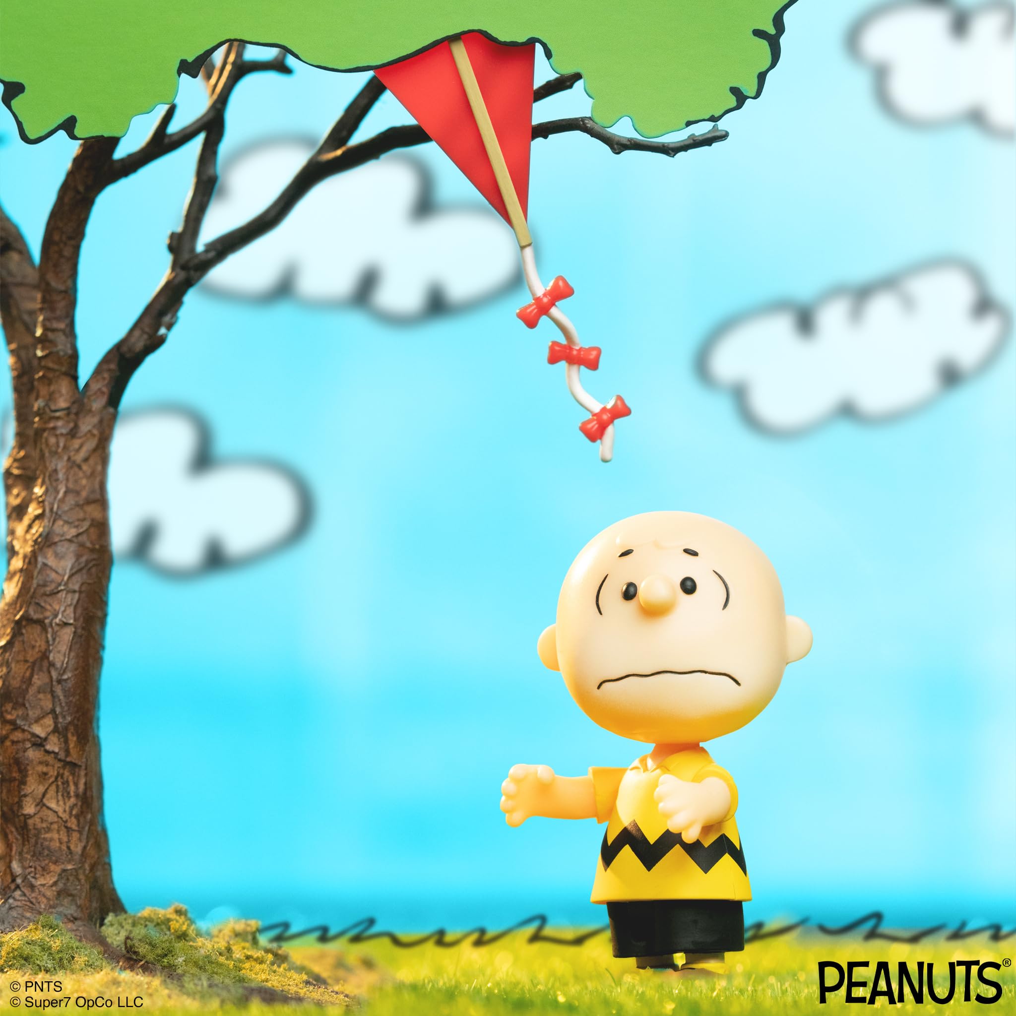 Amazon.com: Super7 Reaction Figure Peanuts Charlie Brown and the