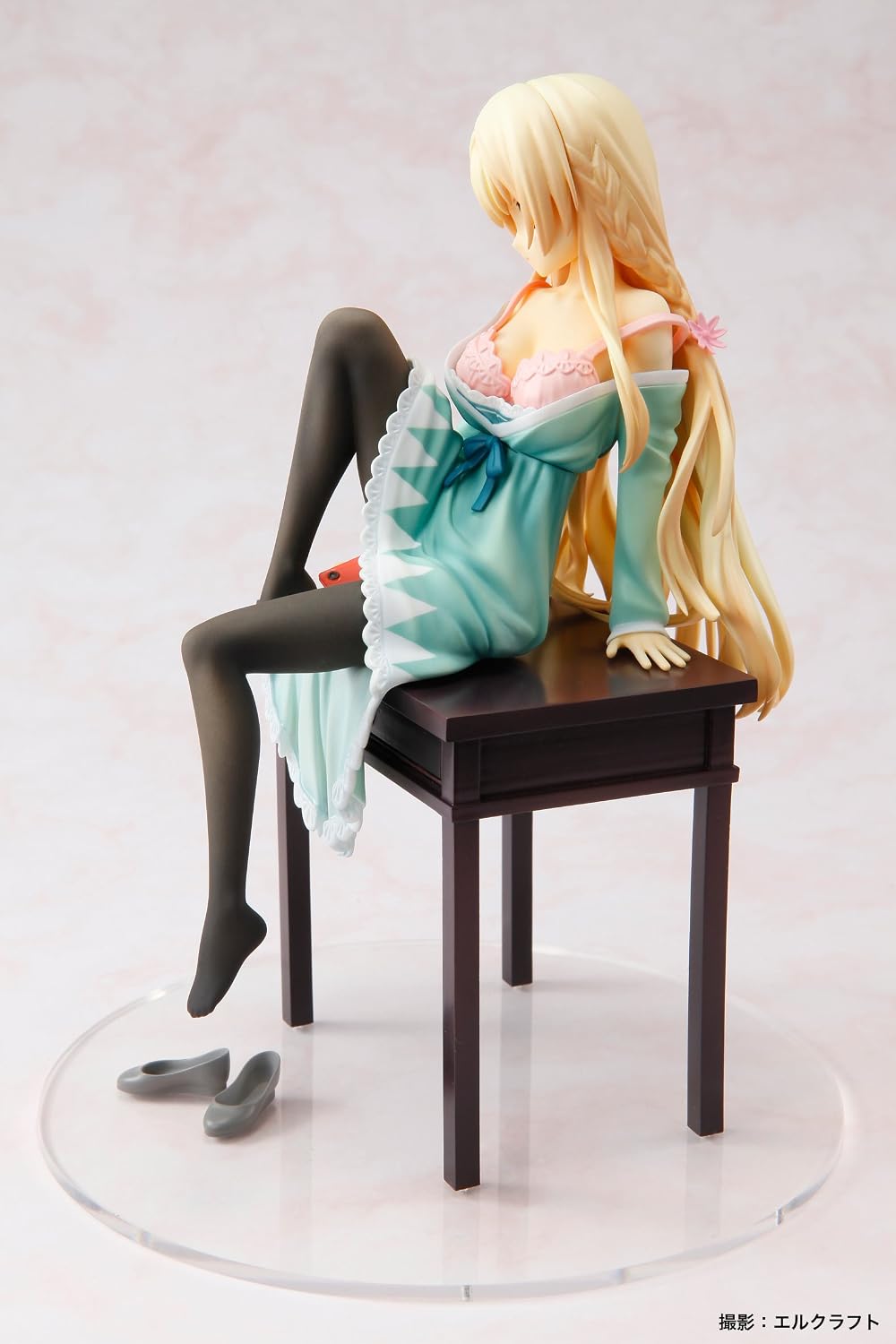 Broccoli Amairo Islenauts: Shirley Warwick PVC Figure (1:8 Scale)