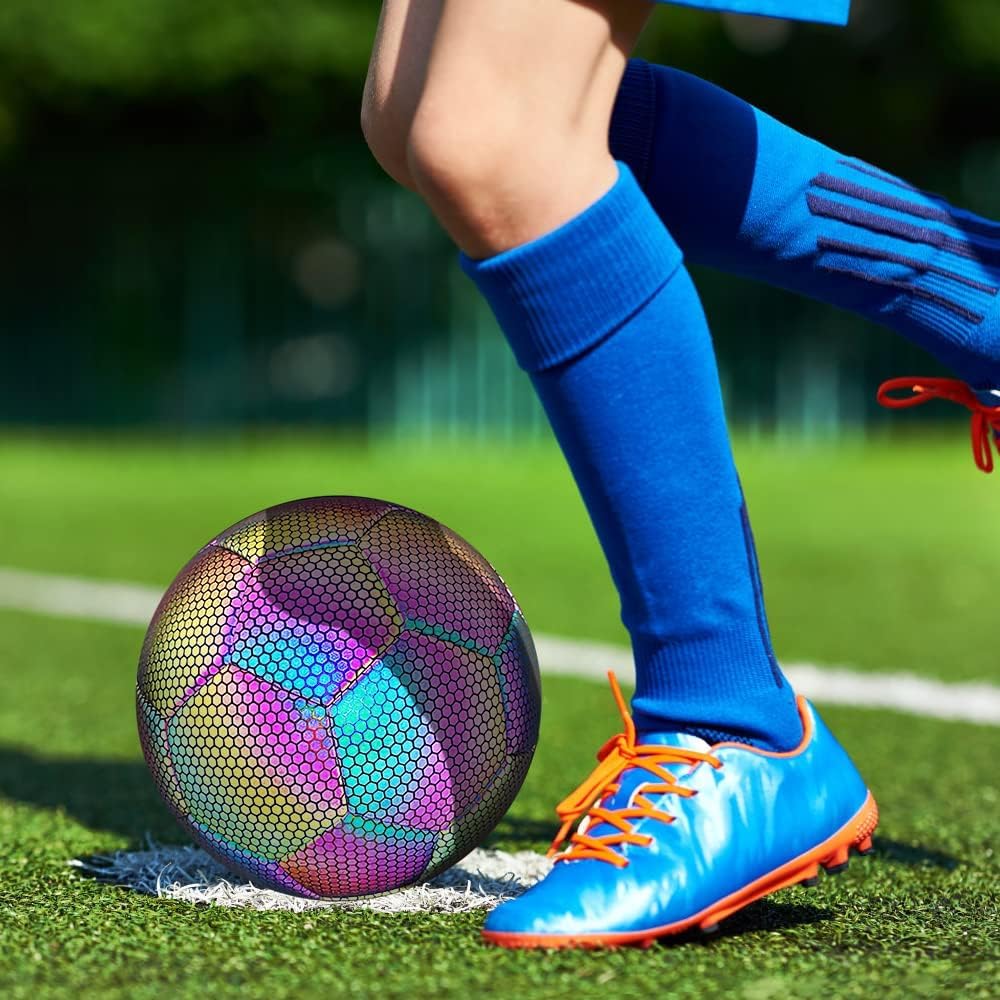 Pallone da Calcio Riflettente Misura 4 Pallone da Calcio Riflettente incandescente olografico Illumina Il Pallone da Calcio Luminoso Riflettente per l'allenamento Notturno（Colore）