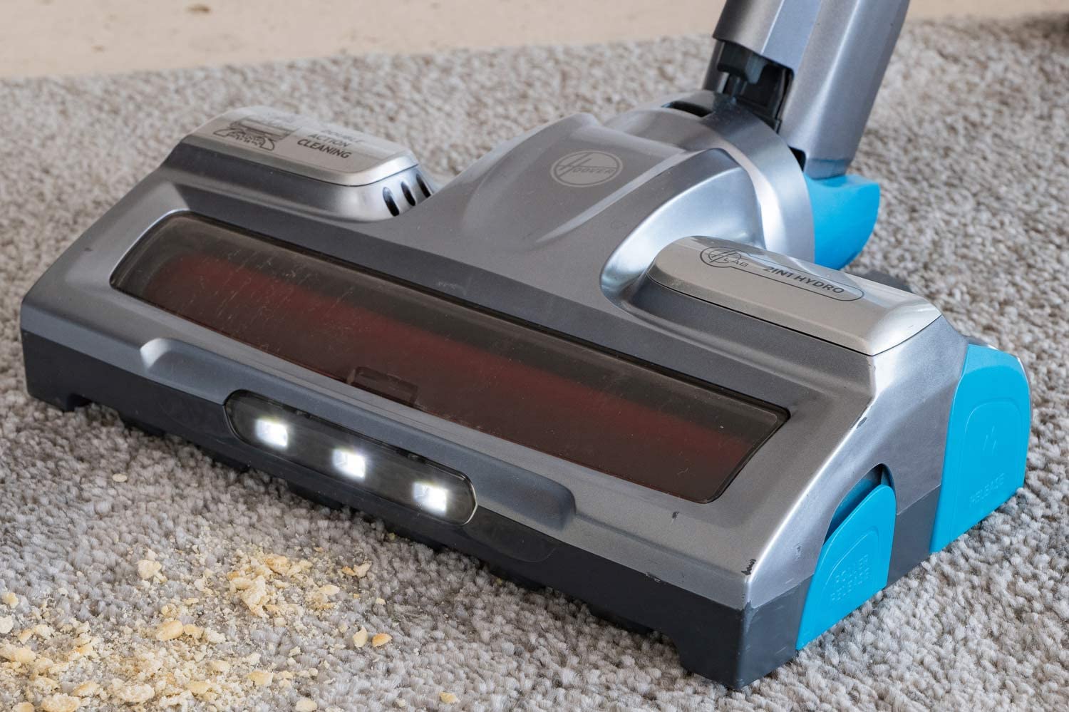 Hoover H-Free 500 Hydro Plus Akku Saugwischer mit Licht – 3-in-1 Staubsauger mit Wischfunktion & Handsauger – 30 Min. Laufzeit – mit Staubbürste, Fugendüse & Minidüse – Wischsauger mit Parkfunktion