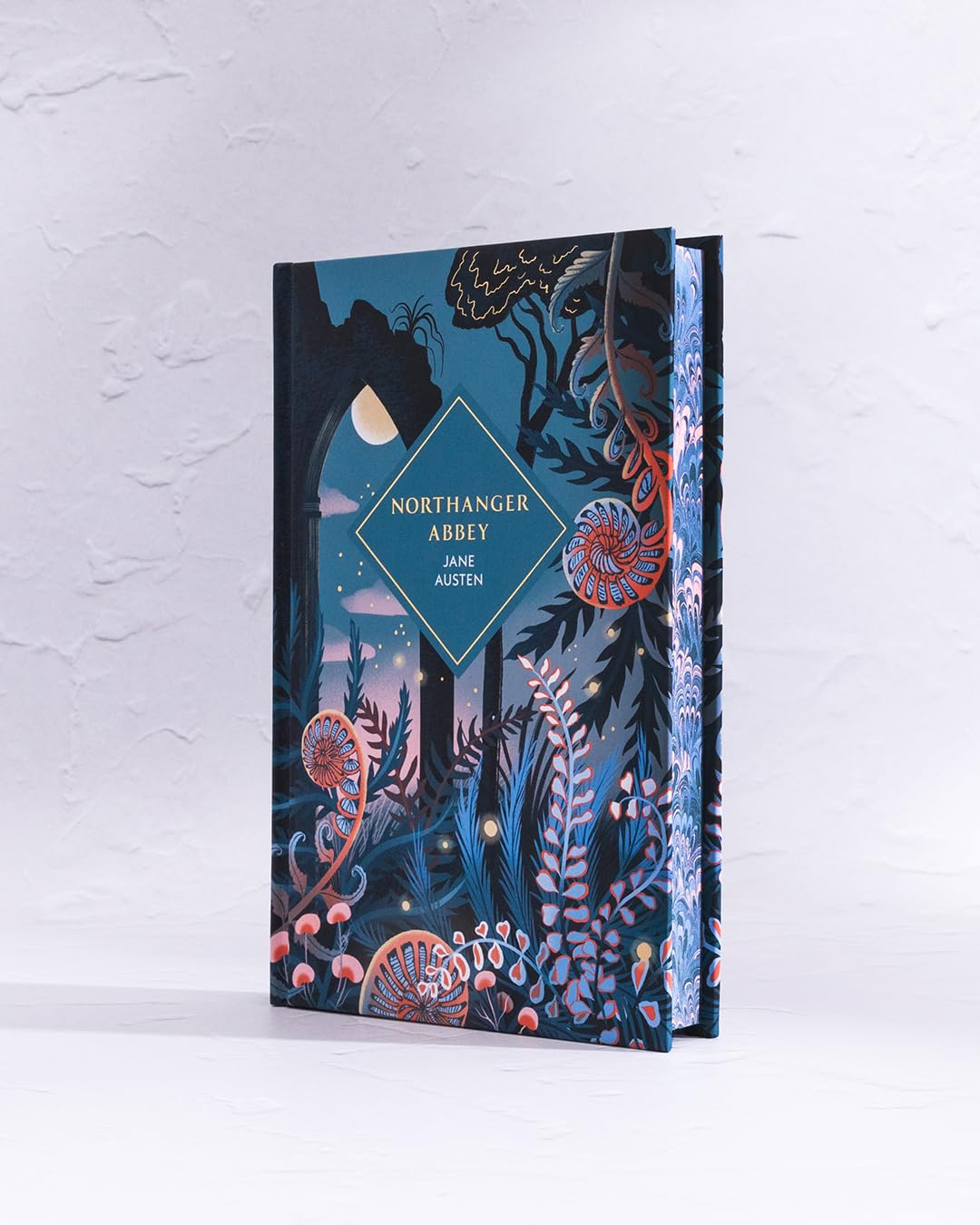 Northanger Abbey: The sprayed edge gift edition of the ingenious classic that satirises Gothic novels.