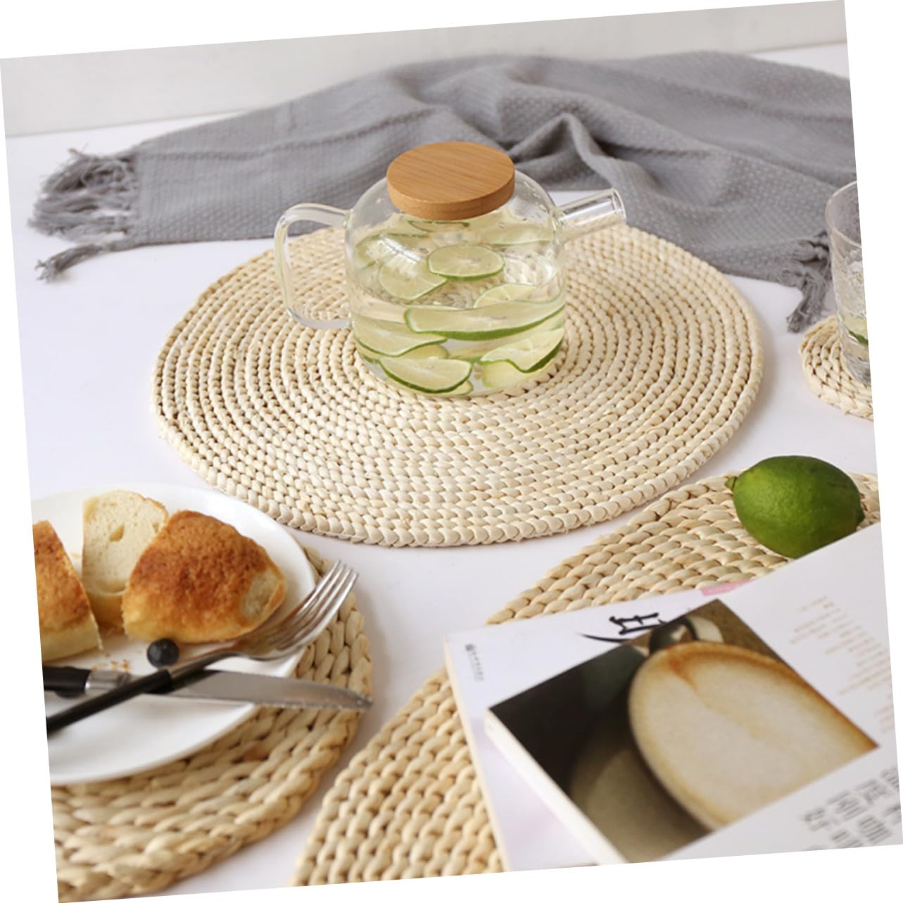 Mikinona 8 pièces Set Table Paille Naturelle Isolants Thermiques Épais Protège-Table Ronds pour Tasses Bols et Assiettes Usage Maison