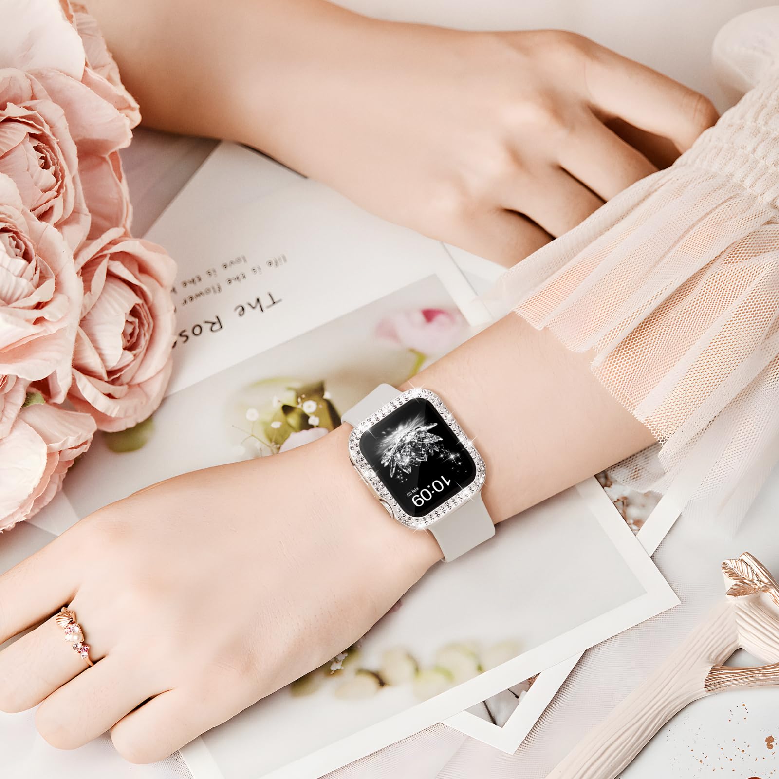 Compatible con correas de Apple Watch de 40 mm, 41 mm, 44 mm, 45 mm, 42 mm, 46 mm, con protector de pantalla para mujer, correa de silicona con diamantes brillantes, cubierta protectora de vidrio