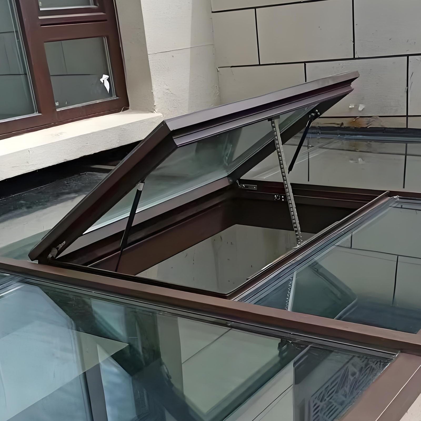 Ventana de techo con sensor de lluvia y apertura automática Smart Skylight