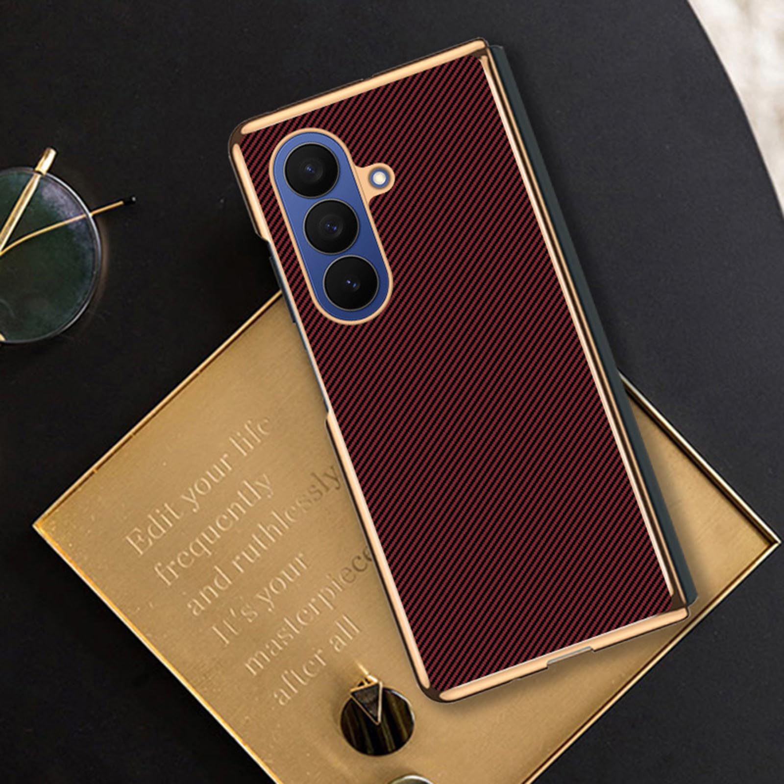 Galwanizowane etui do Samsung Galaxy Z Fold 7, wytrzymałe etui ochronne ze wzorem z włókna węglowego z osłoną ekranu ze szkła hartowanego (niebieskie)