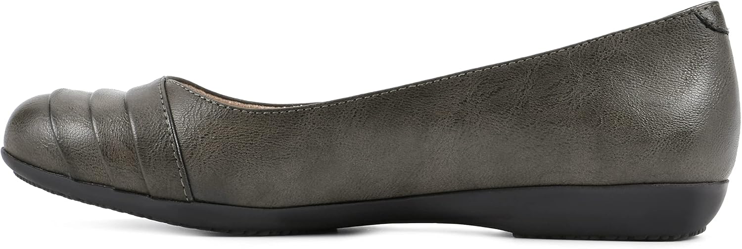 White Mountain Women's Clara Ballet Flat, Olive/Burnished/Smooth, 8.5