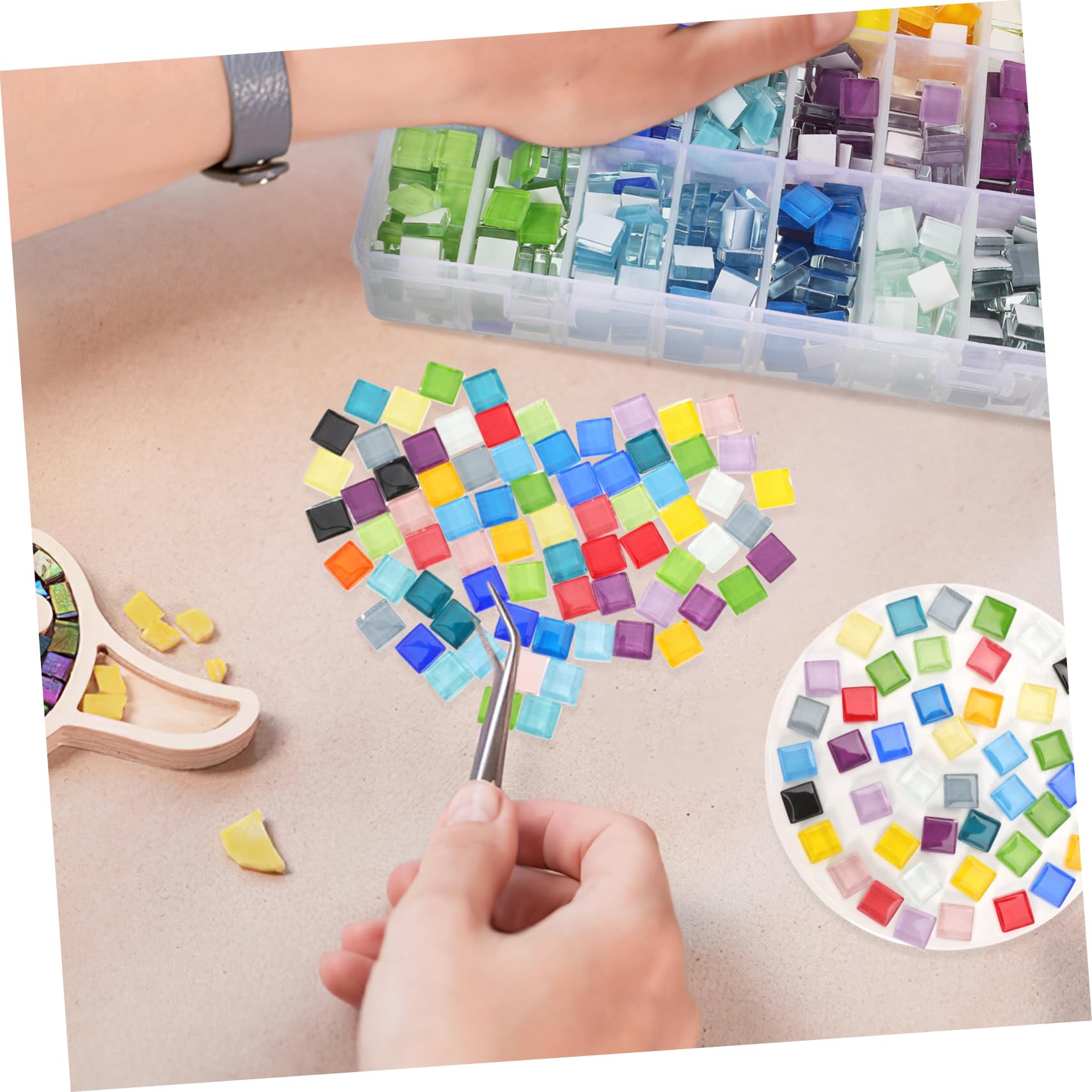 DOITOOL Teselas de Mosaico de Vidrio para Manualidades, 1100 Piezas en Caja Compartimentos, Colores Vivos para Posavasos y Macetas