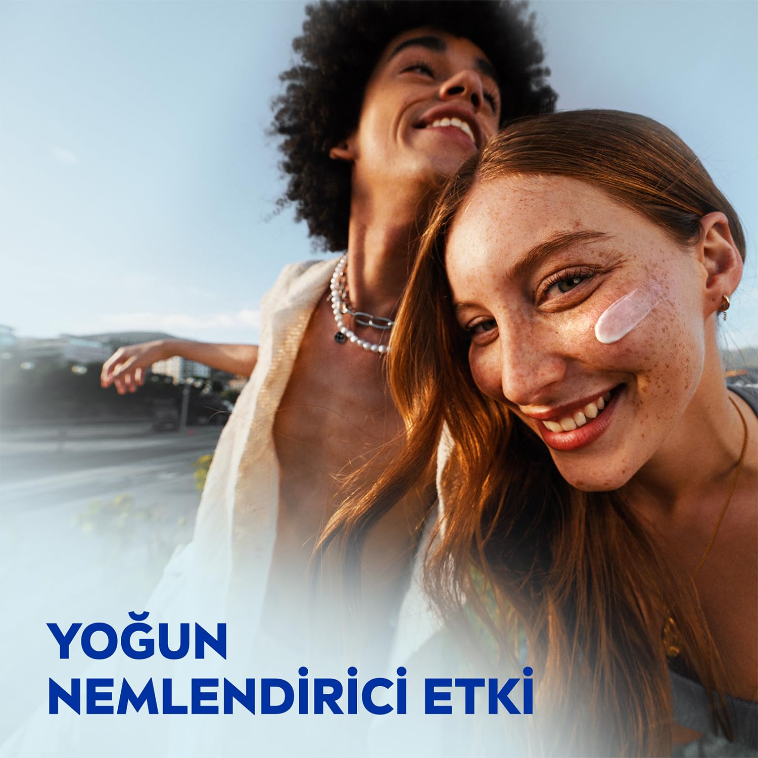 NIVEA Soft Krem 75 ml, Nemlendirici Bakım Kremi, Yüz, Vücut, El, Jojoba Yağı ve E Vitamini ile Cilt Bakımı, Anında Emilen Hafif Formül, Tüm Ciltler için