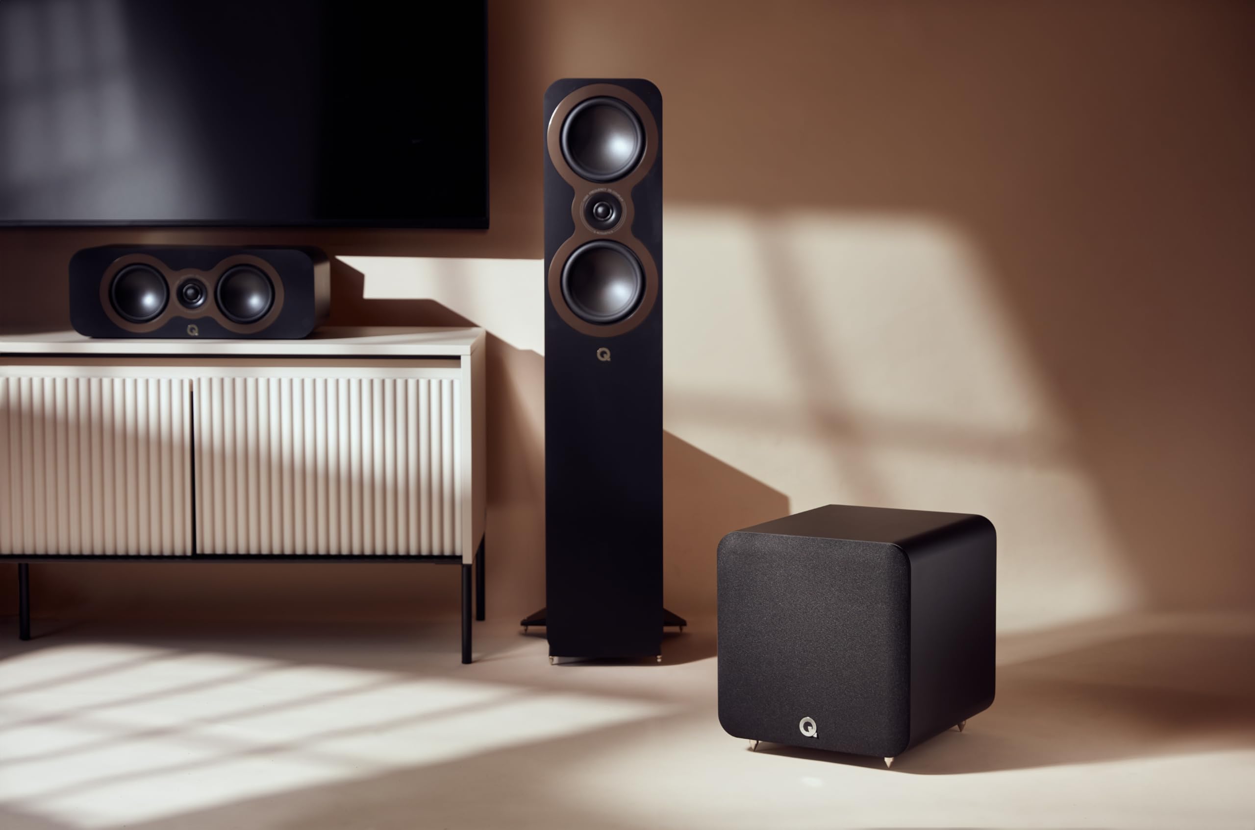Q Acoustics Q SUB80 Subwoofer, controlador de graves de 8 pulgadas, carcasa deflectora infinita con amplificador de potencia máxima de 400 W para sistemas de cine en casa (negro satinado)