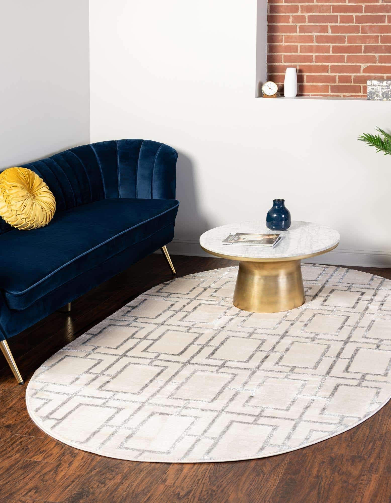 Unique Loom Marilyn Monroe Glam Collection Area Rug - Deco (7' 10' x 10' Oval, White Silver/ Silver)