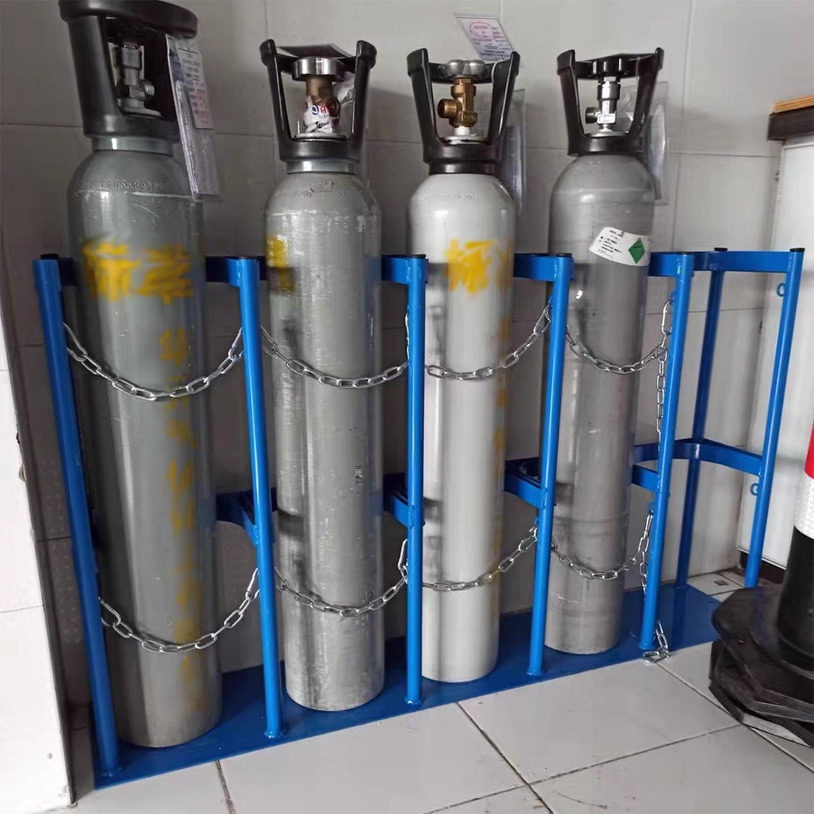 Genérico Soporte de Acero Resistente para Cilindros de Gas - Estante de Base Fija para Tanques de oxígeno, CO2 y Almacenamiento de Gases industriales en talleres, fábricas o garajes - Duradero y segu