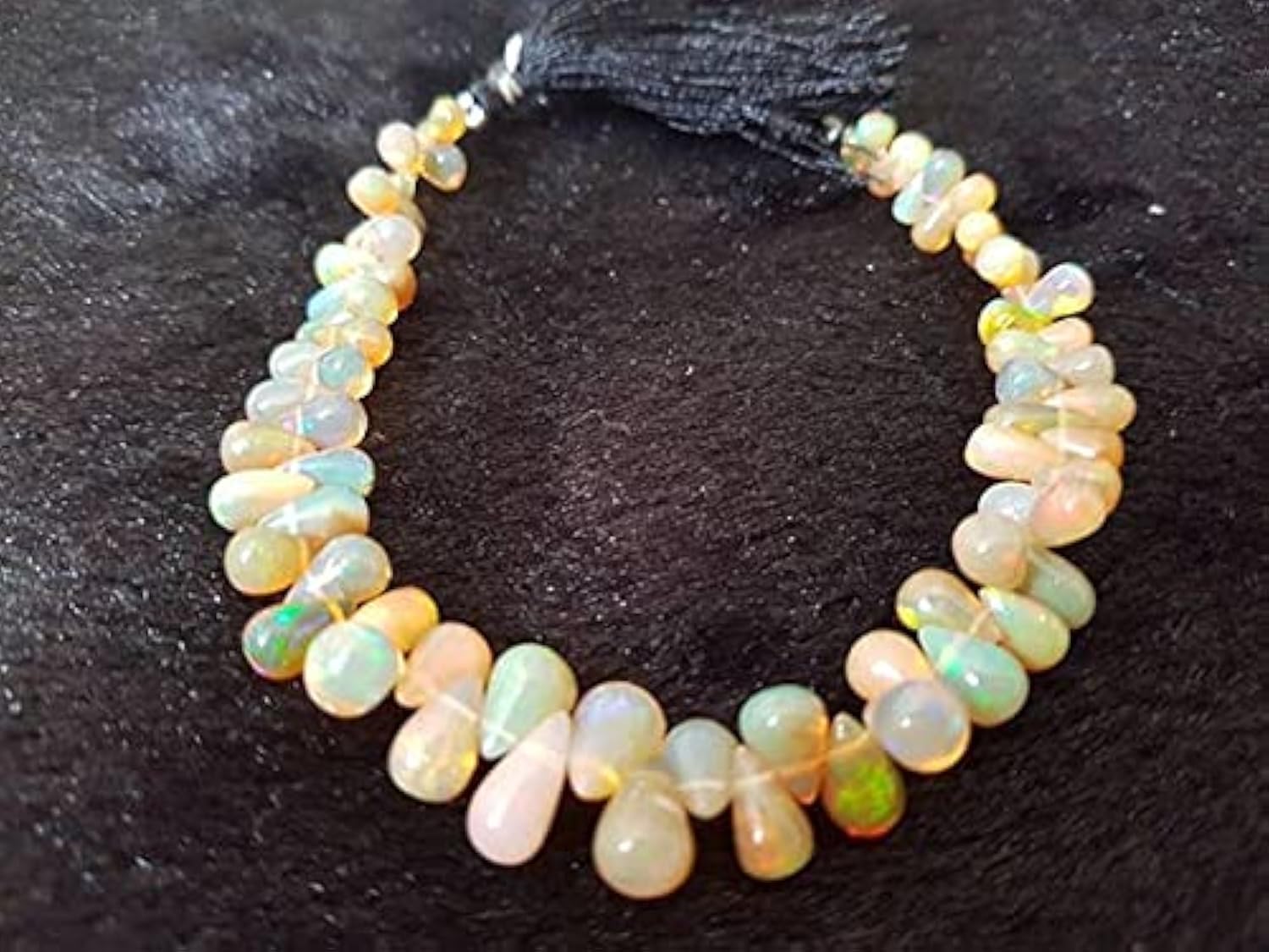 Opale éthiopienne en gouttes briolettes pour créer un cadeau d'anniversaire unique