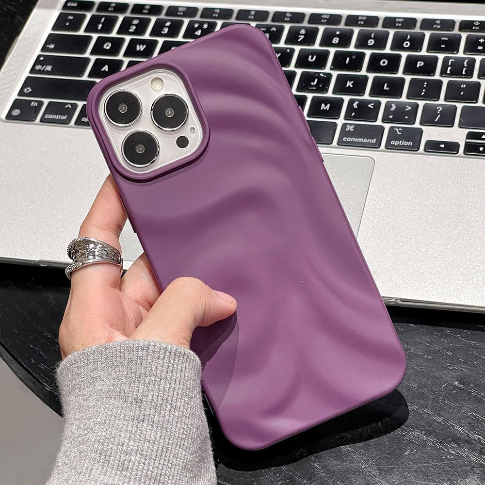 Coque silicone souple iPhone 14 Pro Max violette à pli 3D unique