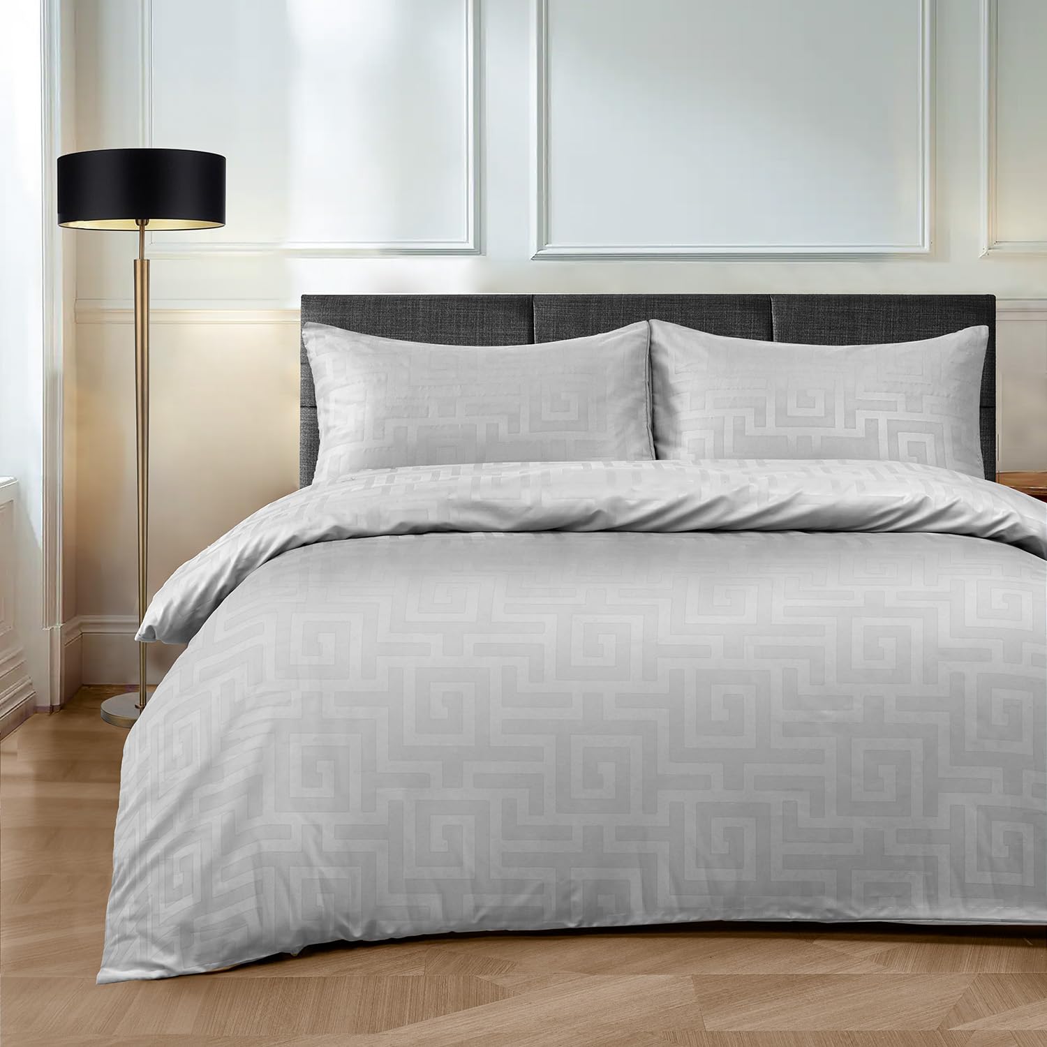 Velosso Sateen Touch Classic Scroll Duvet Cover and Pillowcase Set Soft Feel Hotel Quality Bedding Set Easycare (Silver, Single) - Image 2