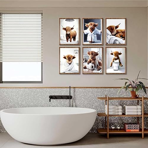 Miniatura 3 de 6 piezas de arte divertido de pared de vaca de las tierras altas, diseño de ganado marrón en la bañera, imágenes de animales de humor vintage para
