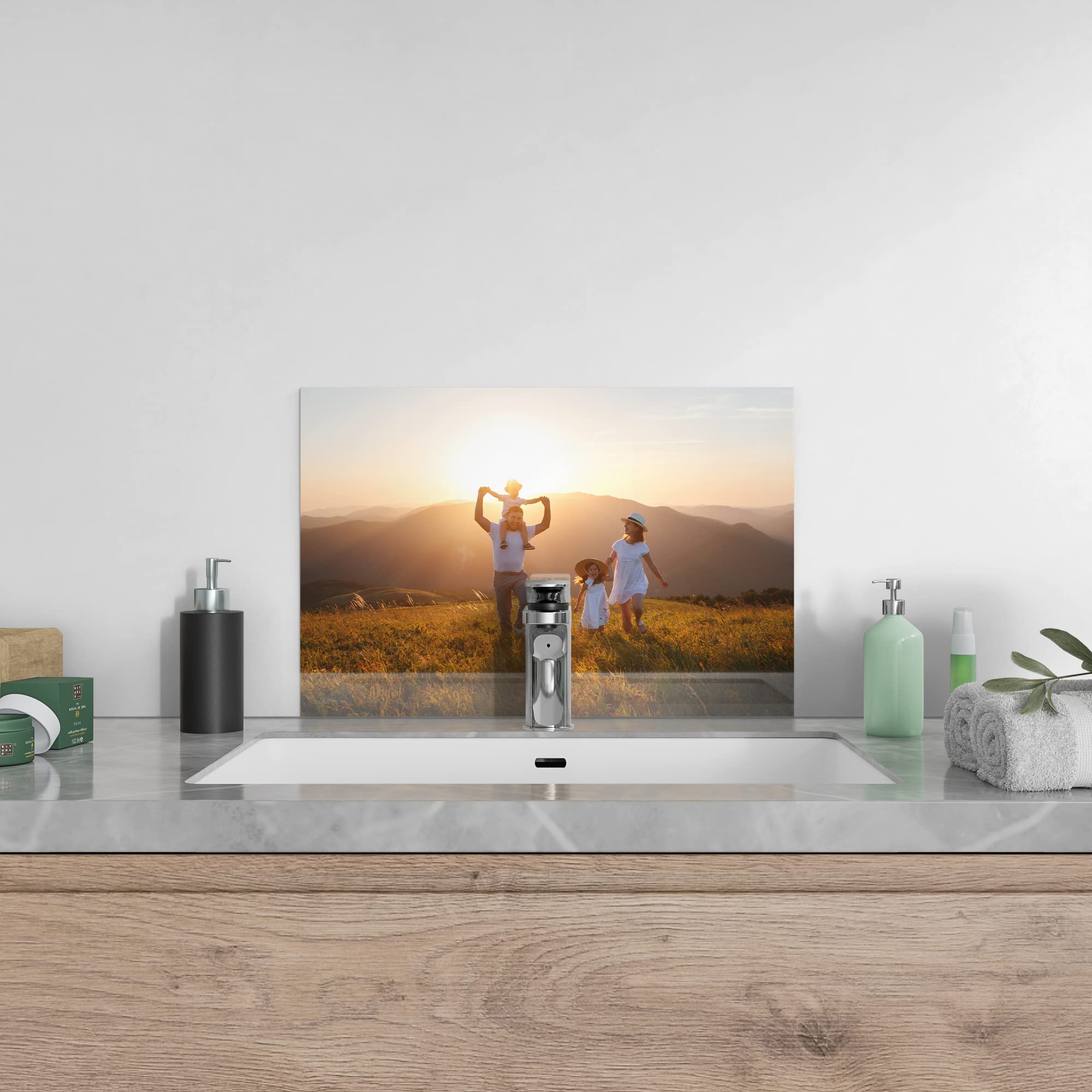 DEQORI Pannello Paraspruzzi In Vetro Personalizzato Con Foto - 80x40 Cm - Protettivo Per Cucina O Bagno - Vetro Di Sicurezza 4 Mm - Montaggio Senza Fori