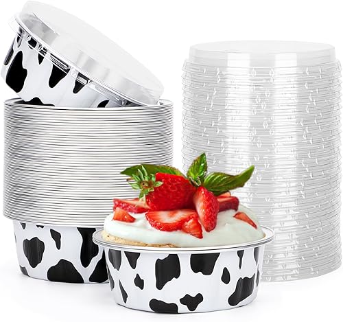 Beasea Paquete de 50 moldes desechables de 8 onzas con tapas, tazas de aluminio para hornear, tazas de papel de aluminio negro y blanco, tazas de