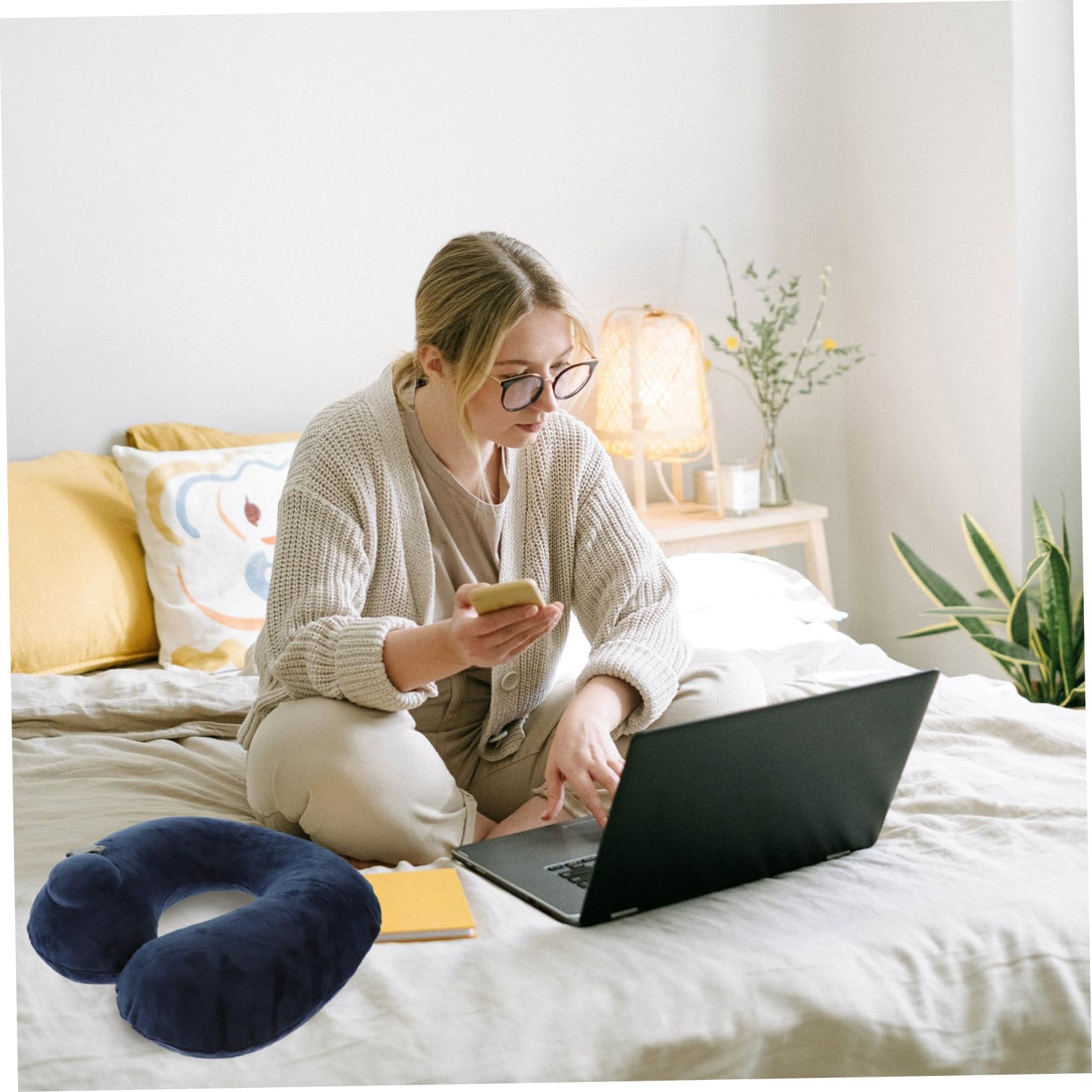 CHILDWEET Almohada De Viaje Inflable U-Shape para Soporte Cervical Aviones y Trenes Diseño Ergonómico Fácil De Llevar y Almacenar Color Azul Oscuro