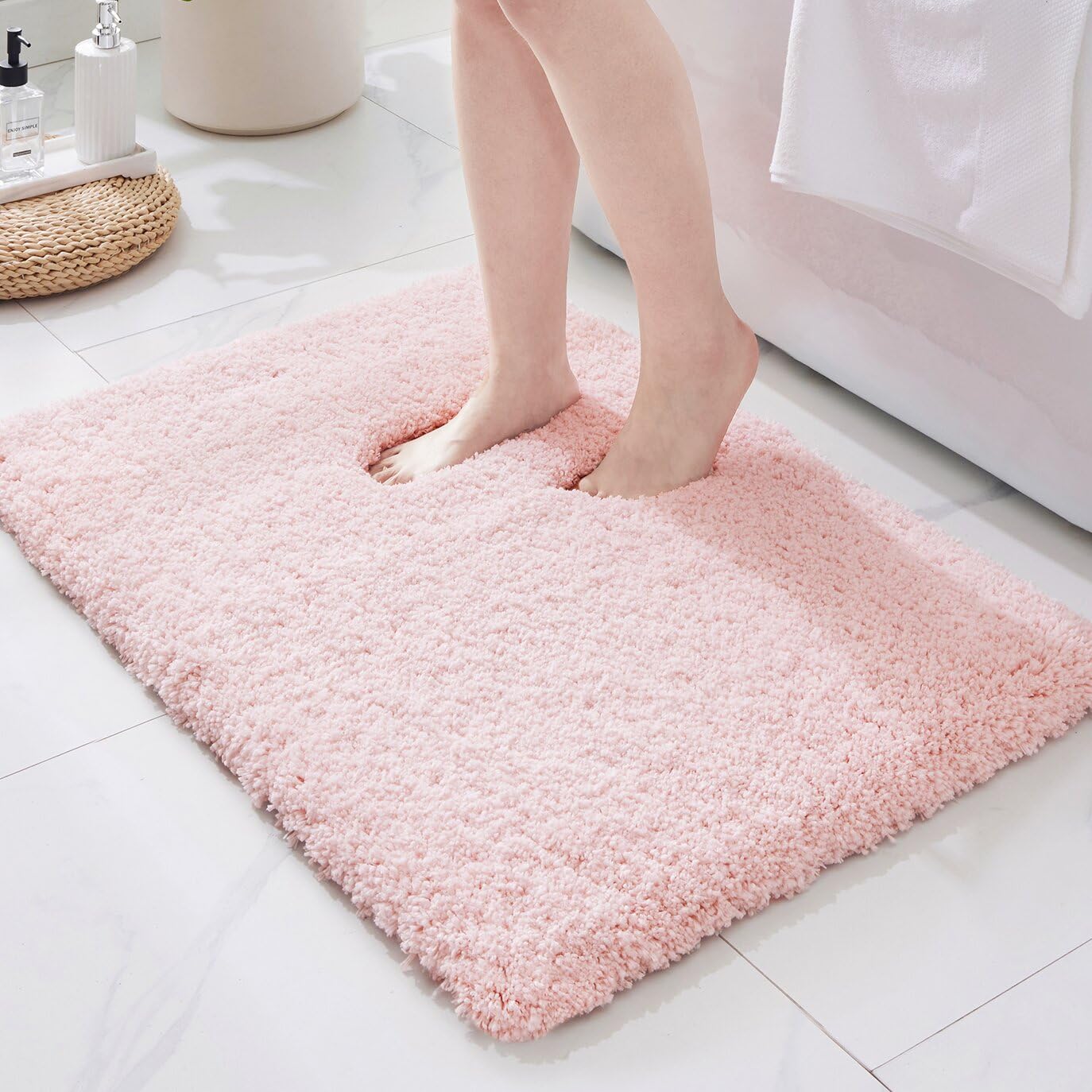 ILANGO Pink Bathroom Rugs 24 17 Non Slip Super Absorbent Extra Thick Soft Washable Bath Mat for Floor