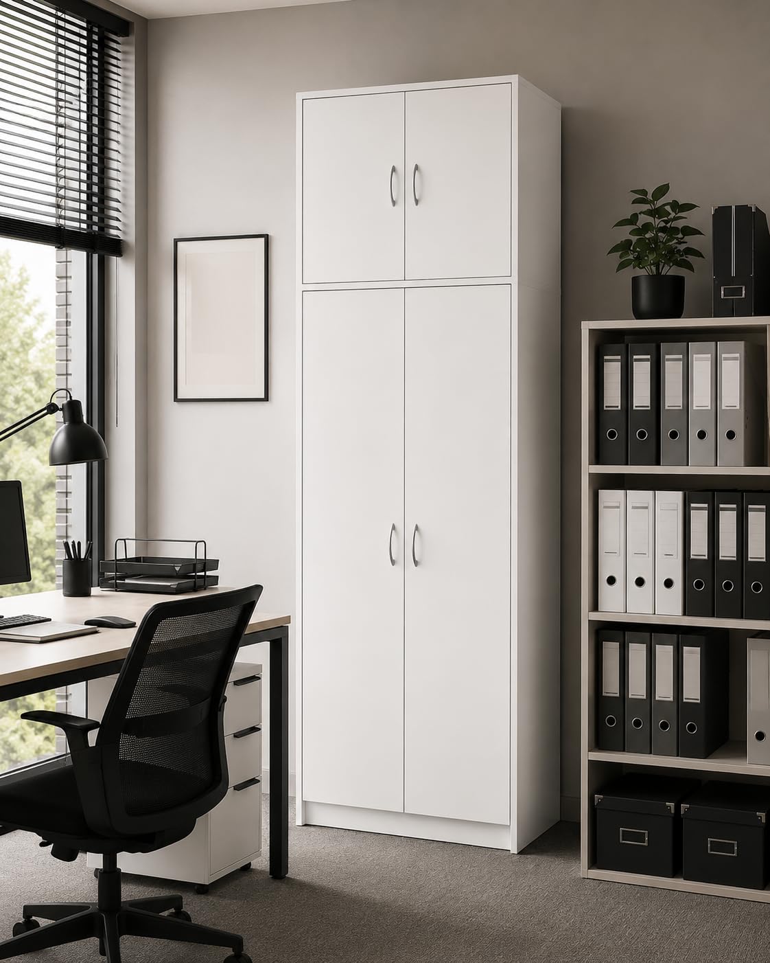 Armadietto alto da ufficio Armadietto multiuso, con 4 ante e 7 scomparti, 235 x 74 x 35 cm (Bianco)
