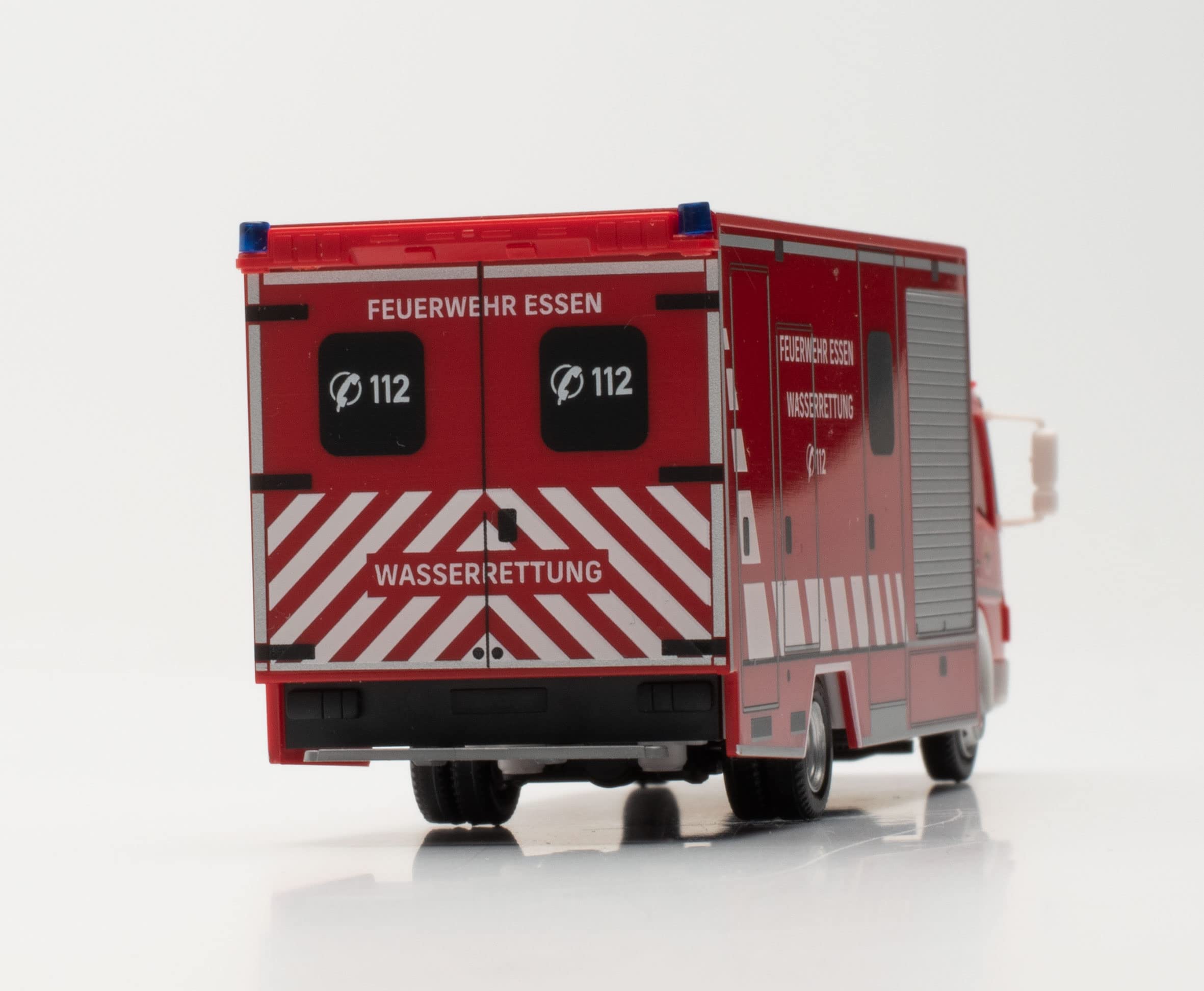 herpa 096553 Mercedes-Benz Atego walizka, straż pożarna, jedzenie, ratowanie wody, miniaturowe do majsterkowania, kolekcjonowania i jako prezent, wielokolorowy