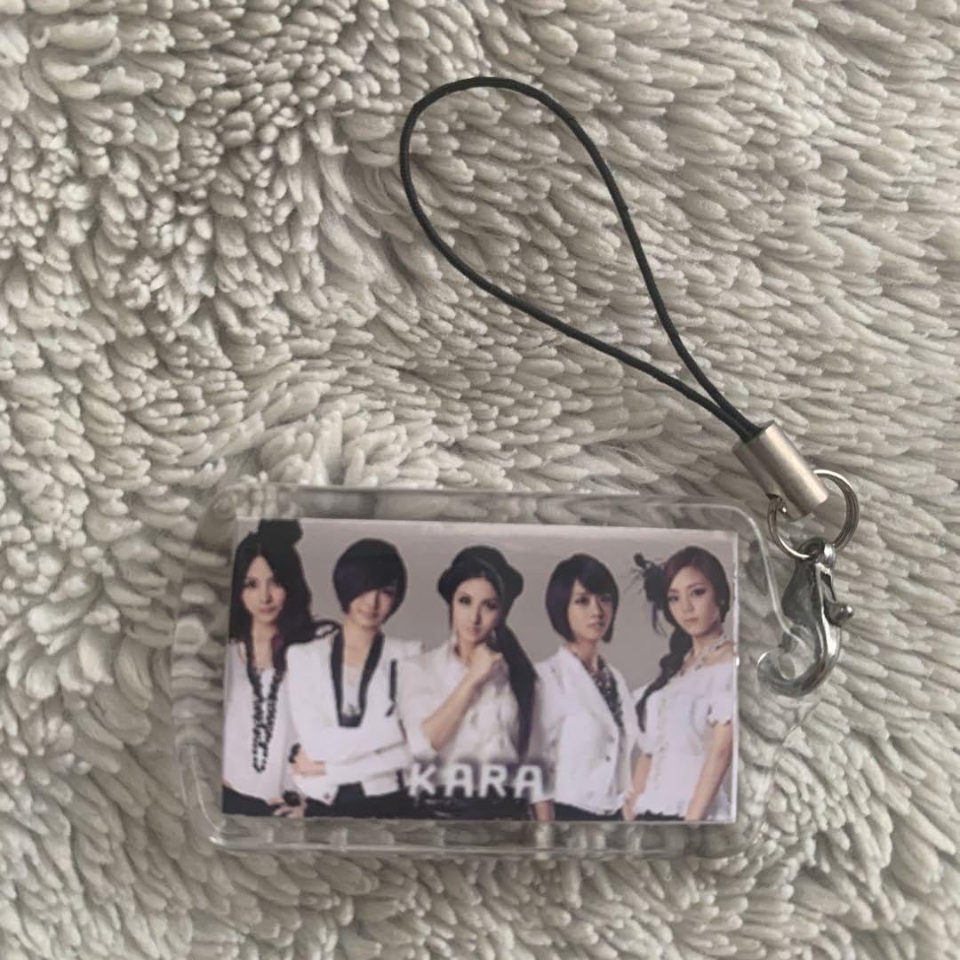 Amazon.co.jp: K-POP KARA キーホルダー : Toys & Games