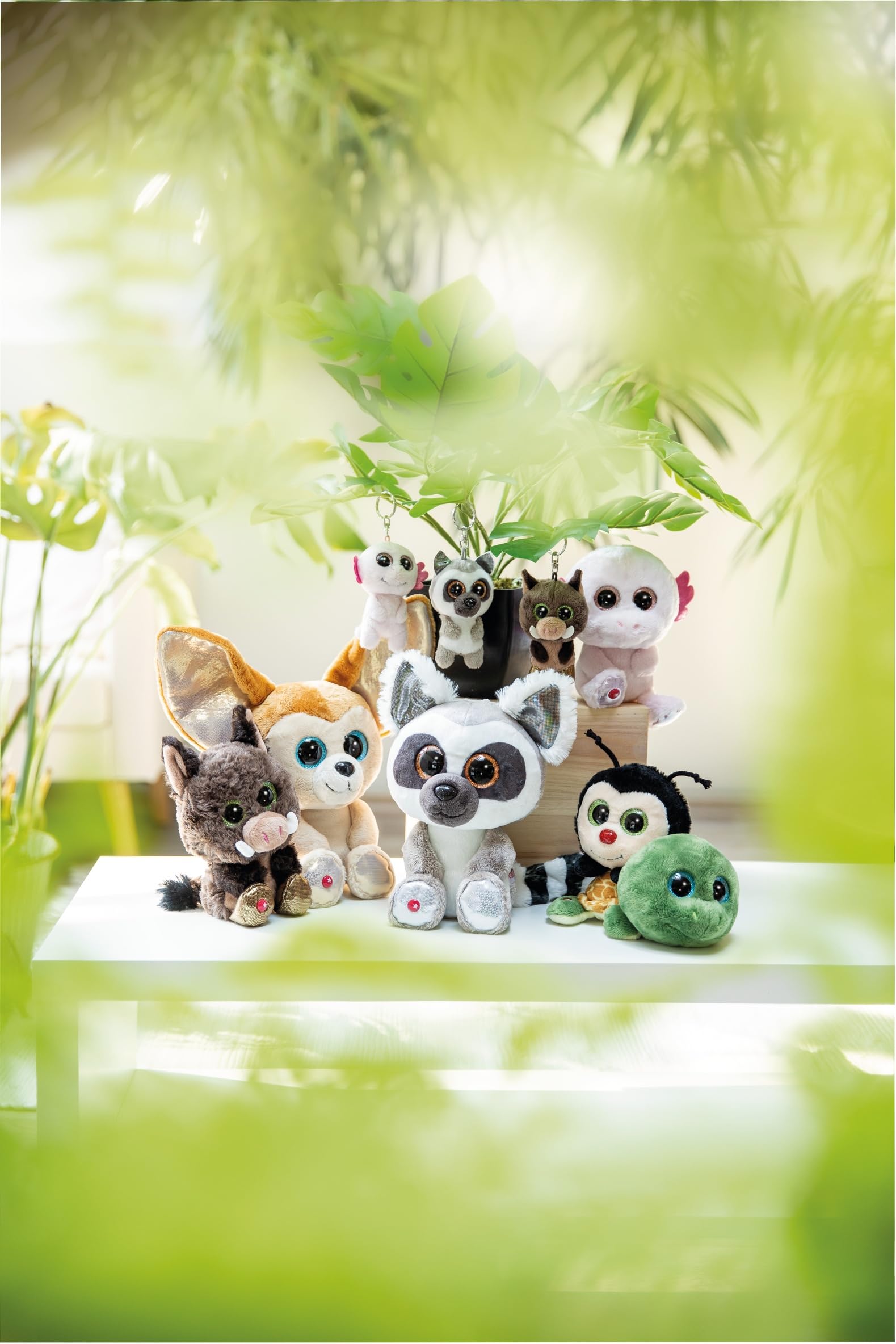 Pluszowa przytulanka GLUBSCHIS Lemur King Lou 25cm biały - Miękka maskotka z mięciutkiego pluszu, uroczy pluszak do przytulania i zabawy, dla dzieci i dorosłych