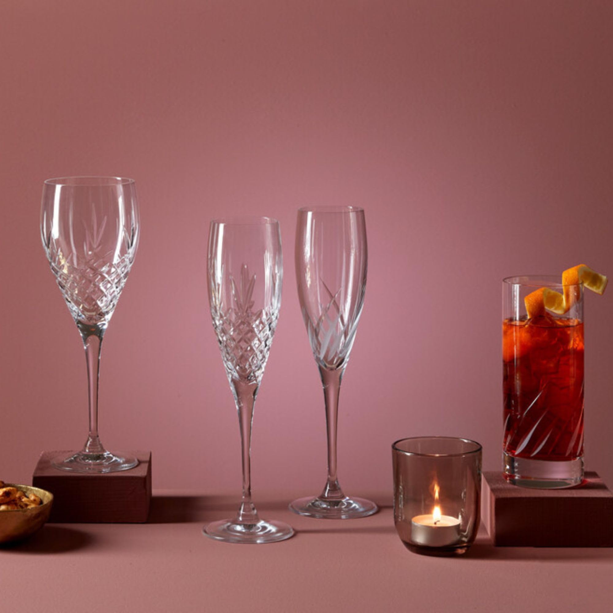 Denby - Celeste Crystal Große Trinkgläser Set mit 2 Stück - 370 ml Highball, bleifrei, mundgeblasen, handgeschliffenes Design - Saft, Wasserglas - Spülmaschinenfest - Hohe Cocktailgläser mit