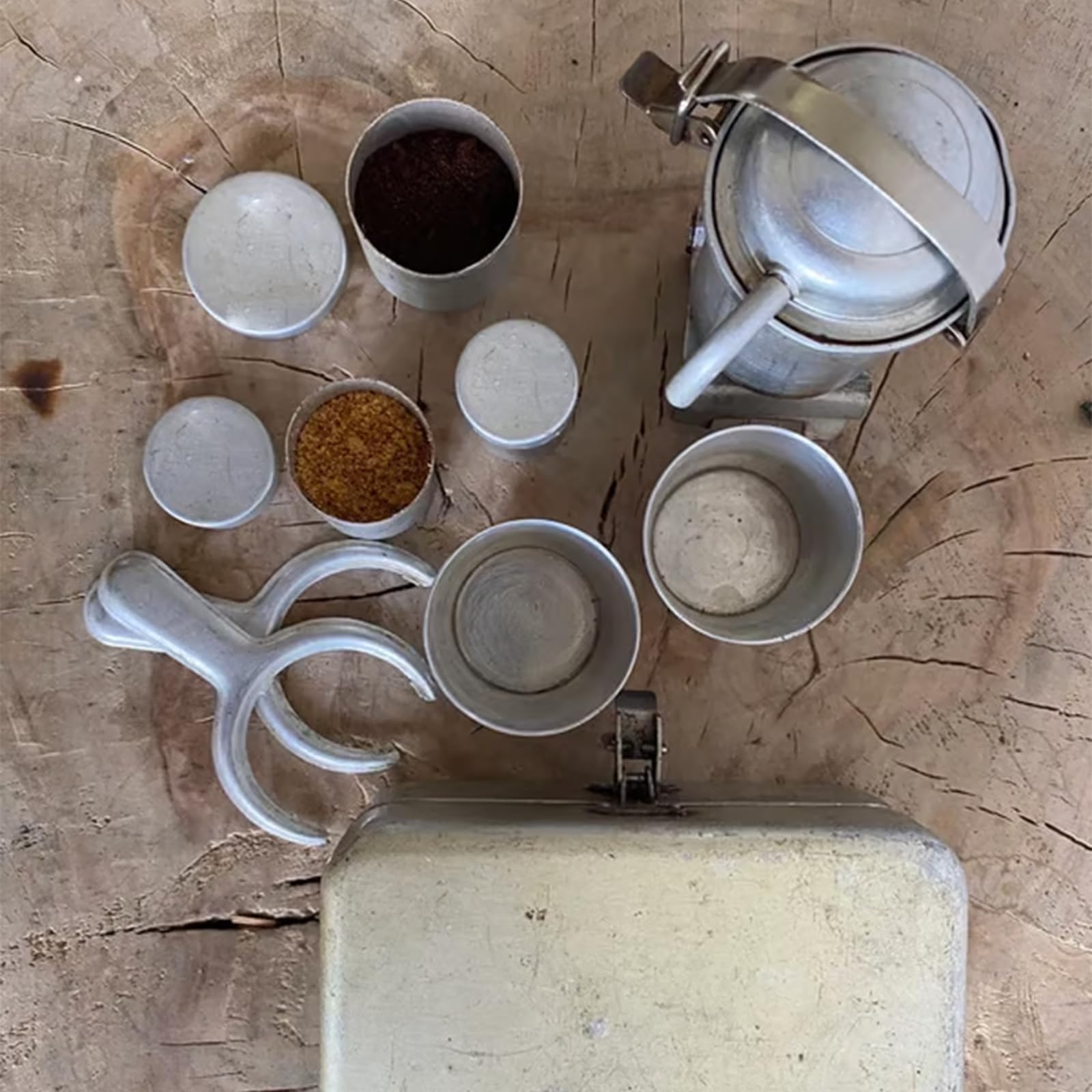 Seltenes Camping-Kaffeeset für Sammler: Vintage-Nostalgie-Espresso- & Pour-Over-Set, tragbare Mini-Camping-Kaffeemaschinen-Serviersets, Reise-, Campings- und Wandergeschenke für Kaffeeliebhaber