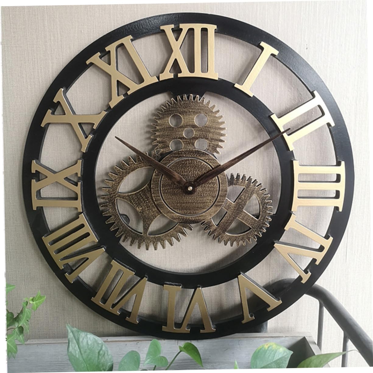 DOITOOL Wanduhr Vintage im Industriestil aus Goldenem Metall Leise ohne Tickgeräusche 34cm Kreative Hängeuhr für Wohnzimmer oder Büro