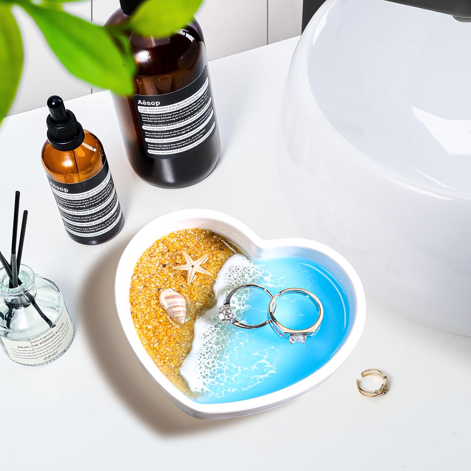 Resin Jewelry Dish,Handmade Coastal Ocean Decor Ring Dish for Rings Earrings Necklaces Bracelet Watch Keys, Engagement Gifts for Women,Mother's Day Birthday Gifts for Her