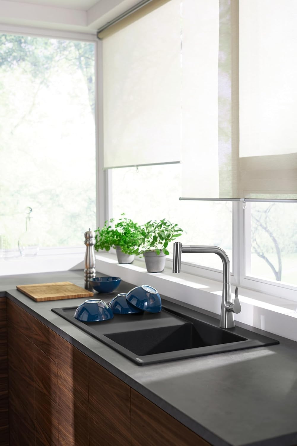 hansgrohe M7116-H220 Kitchen Tap 220, Pull-Out Spray, Hose Box, 110°/150° Swivel Range, Stainless Steel