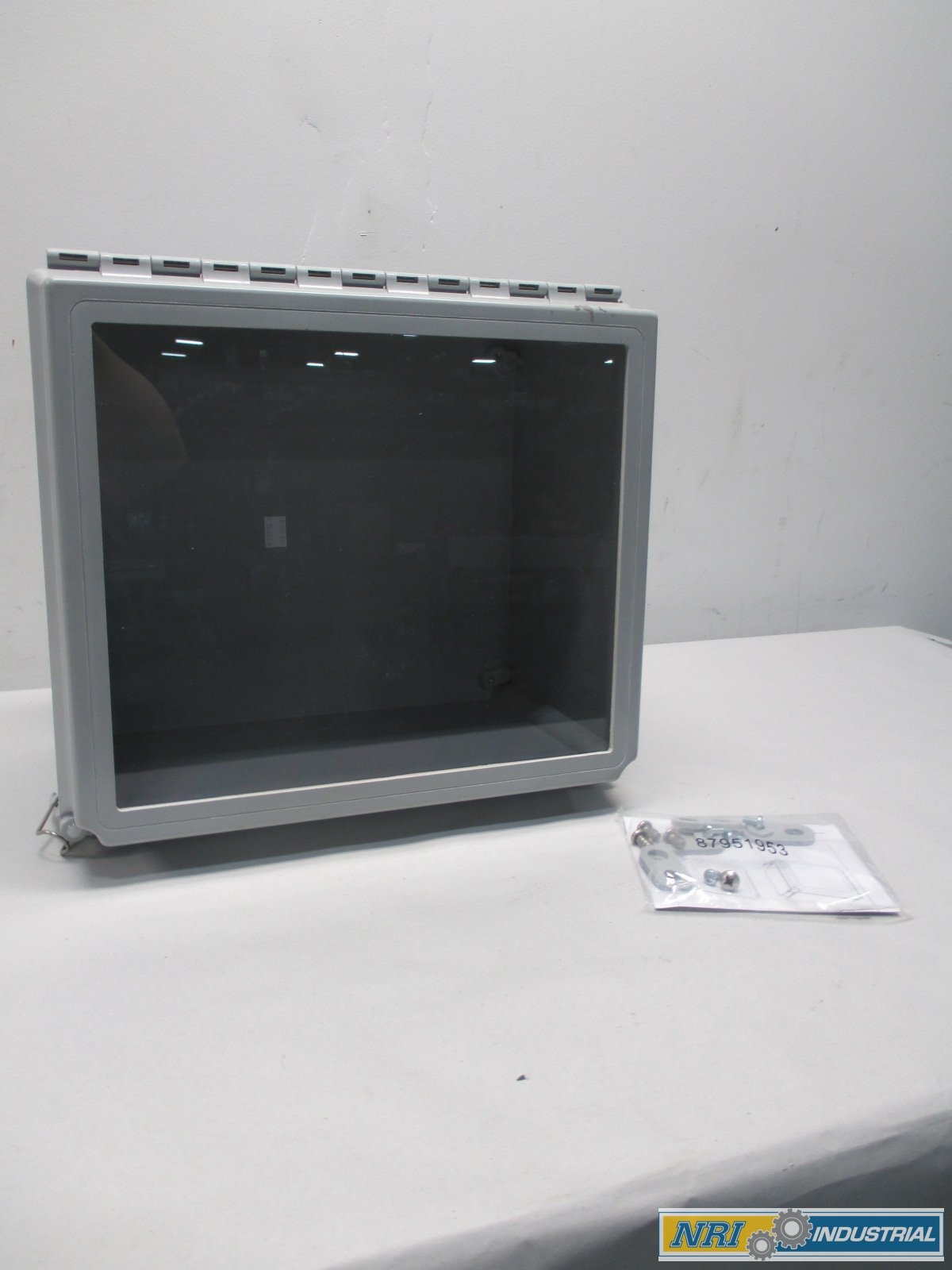 NEW HOFFMAN A14128CHQRFGW 14 IN FIBERGLASS 12 IN 8 IN ENCLOSURE D435281