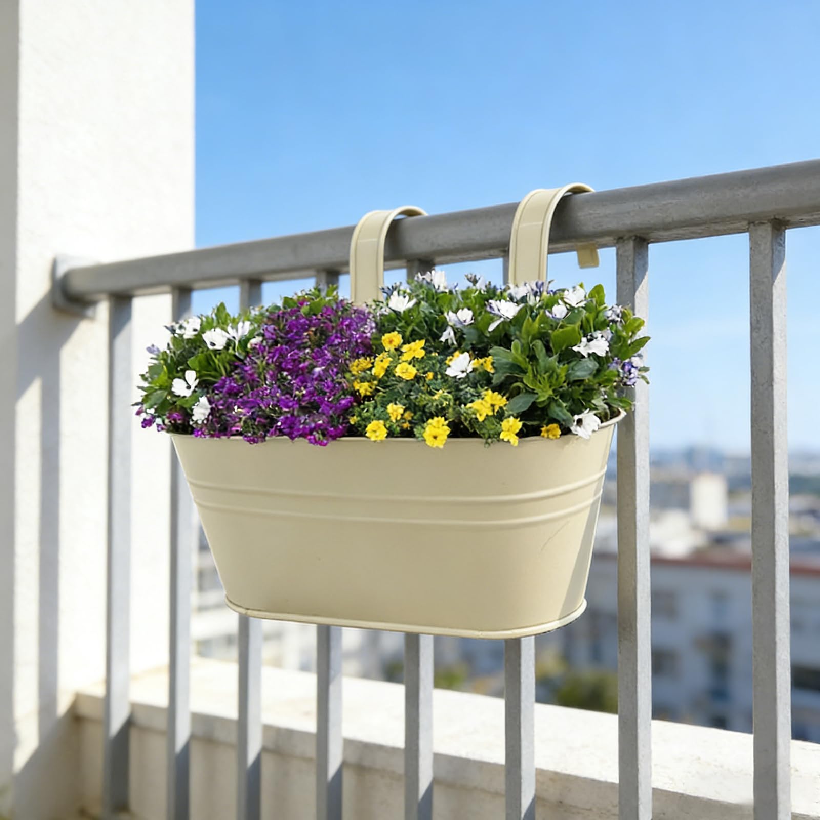 Lot de 5 Pots de Fleurs Suspendus en Métal Beige pour Balcon - Jardinière Suspendue avec 2 Trous de Drainage - 27x14,5x12 cm - Intérieur et Extérieur