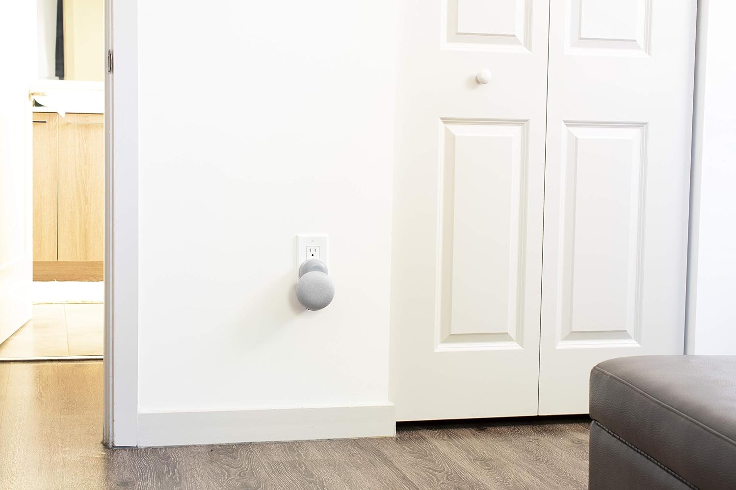 Plug-in Mount - Accessory for Google Home Mini (Black)